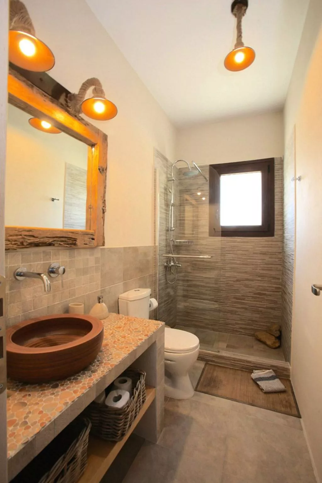 Ruhig gelegene Wohnung mit Meerblick an einem abgelegenen Strand-Dedans