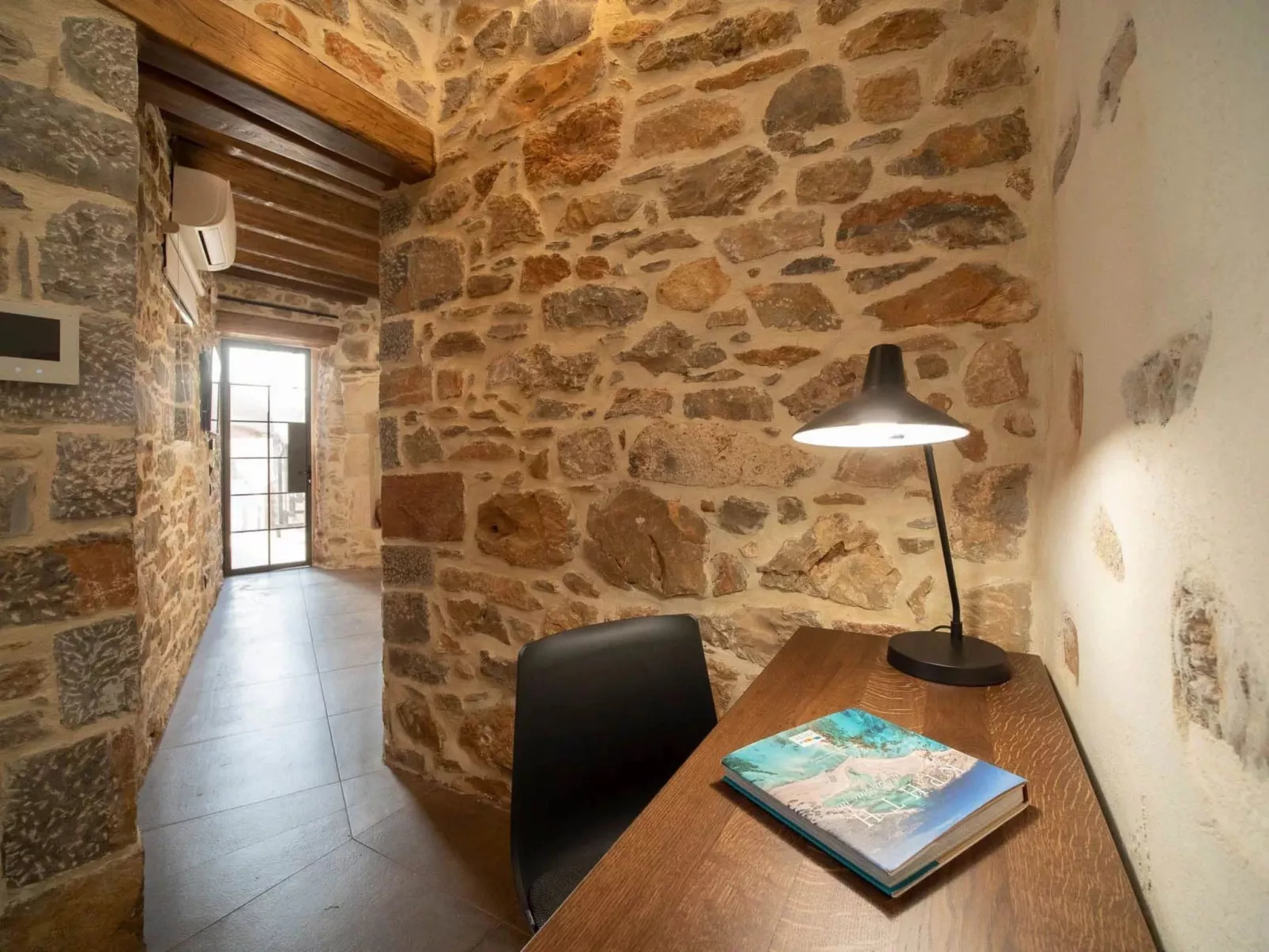 Santa Veneranda von Checkin Trikamaro - Drinnen