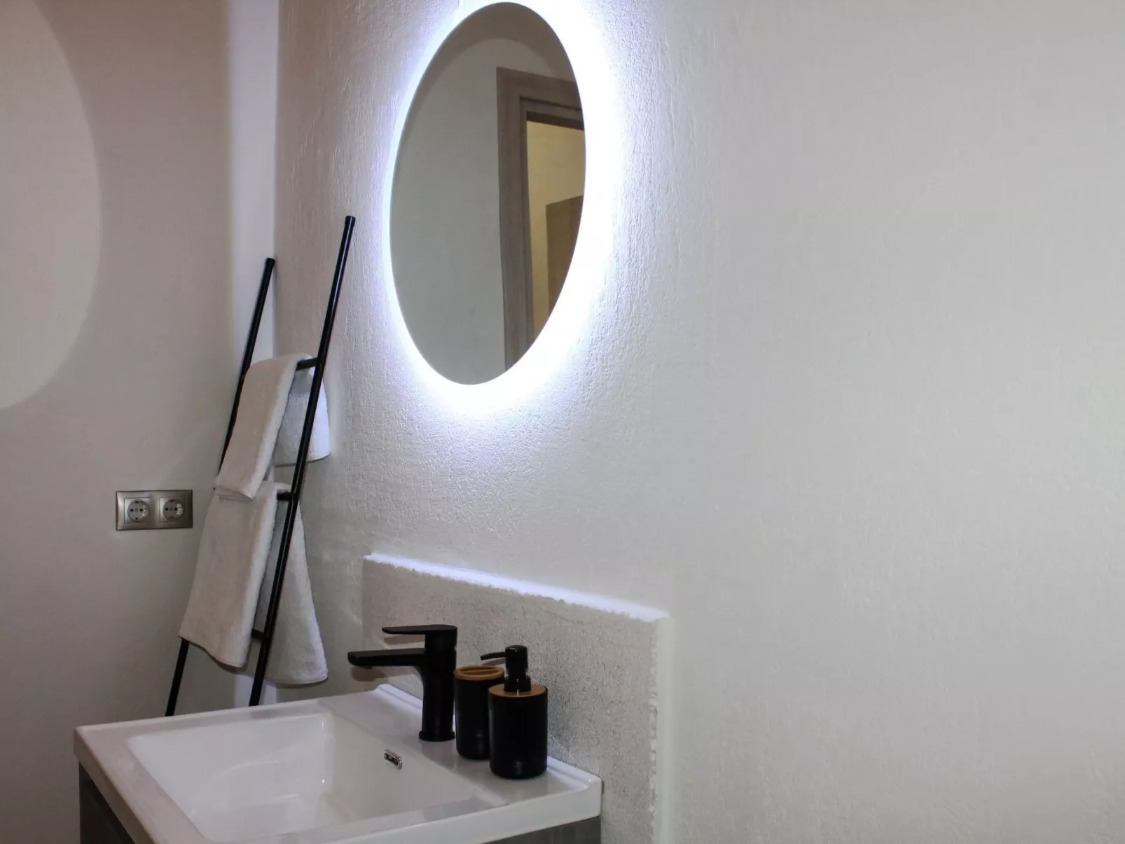 Villa Amfiliki in der Nähe der Agni-Bucht mit privatem Pool-Inside