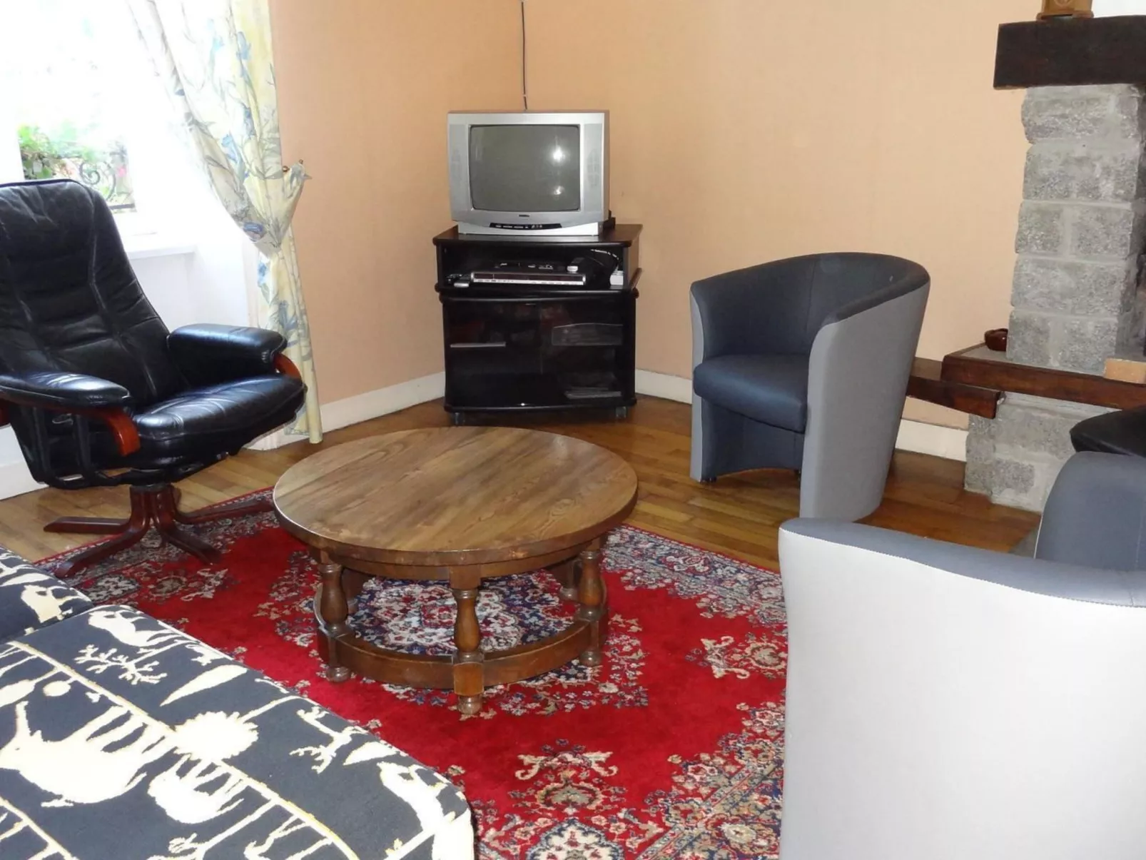 Unterkunft mit eigenem Garten und Blick auf den Fluss-Dedans