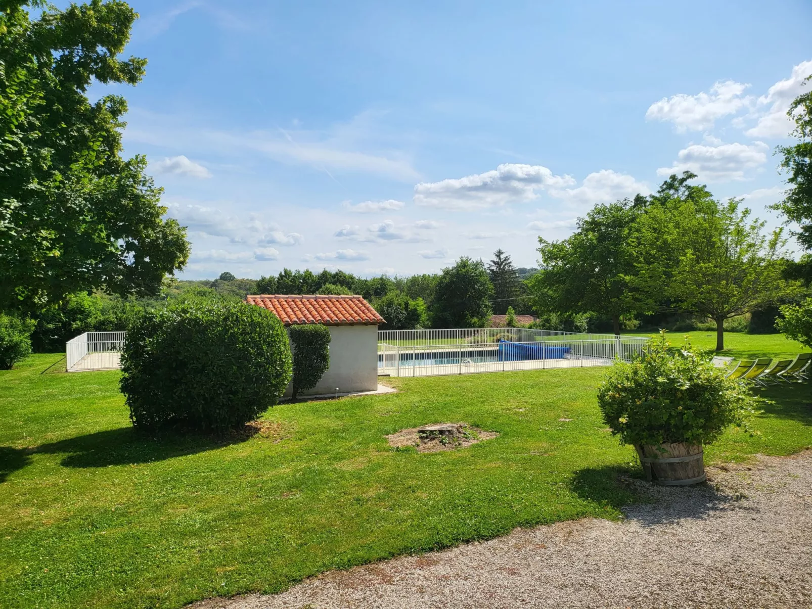 Domaine des Prairies de Latry-Outside