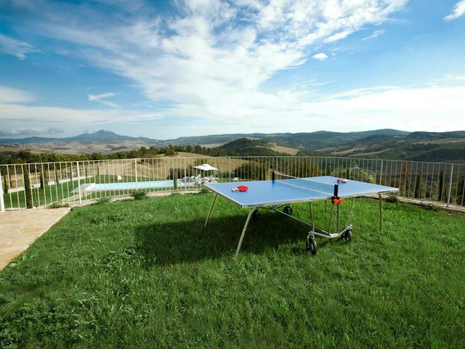 Villa mit Infinity-Pool-Outside