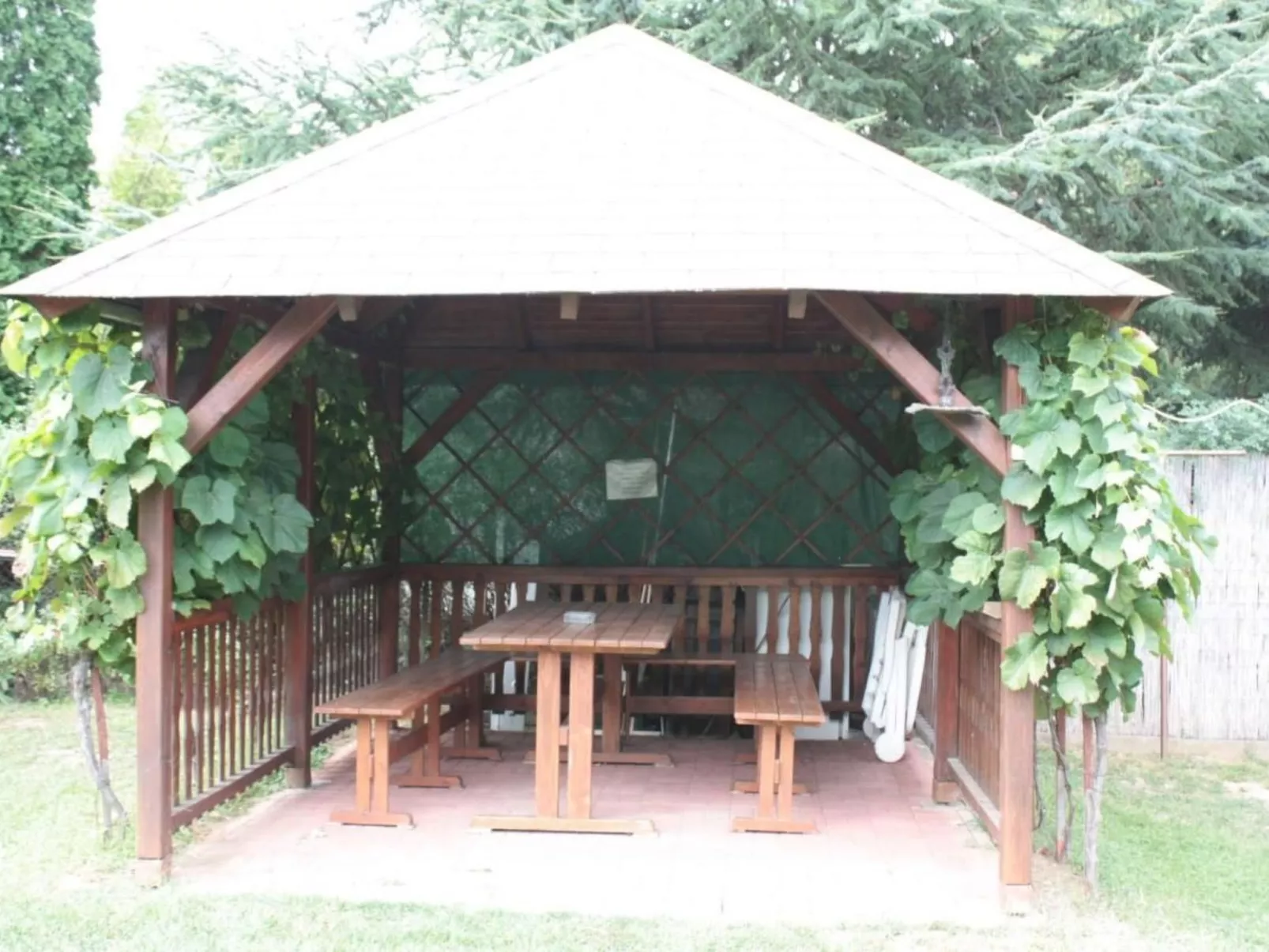 Schön eingerichtetes Appartement für 10 Personen-Dehors