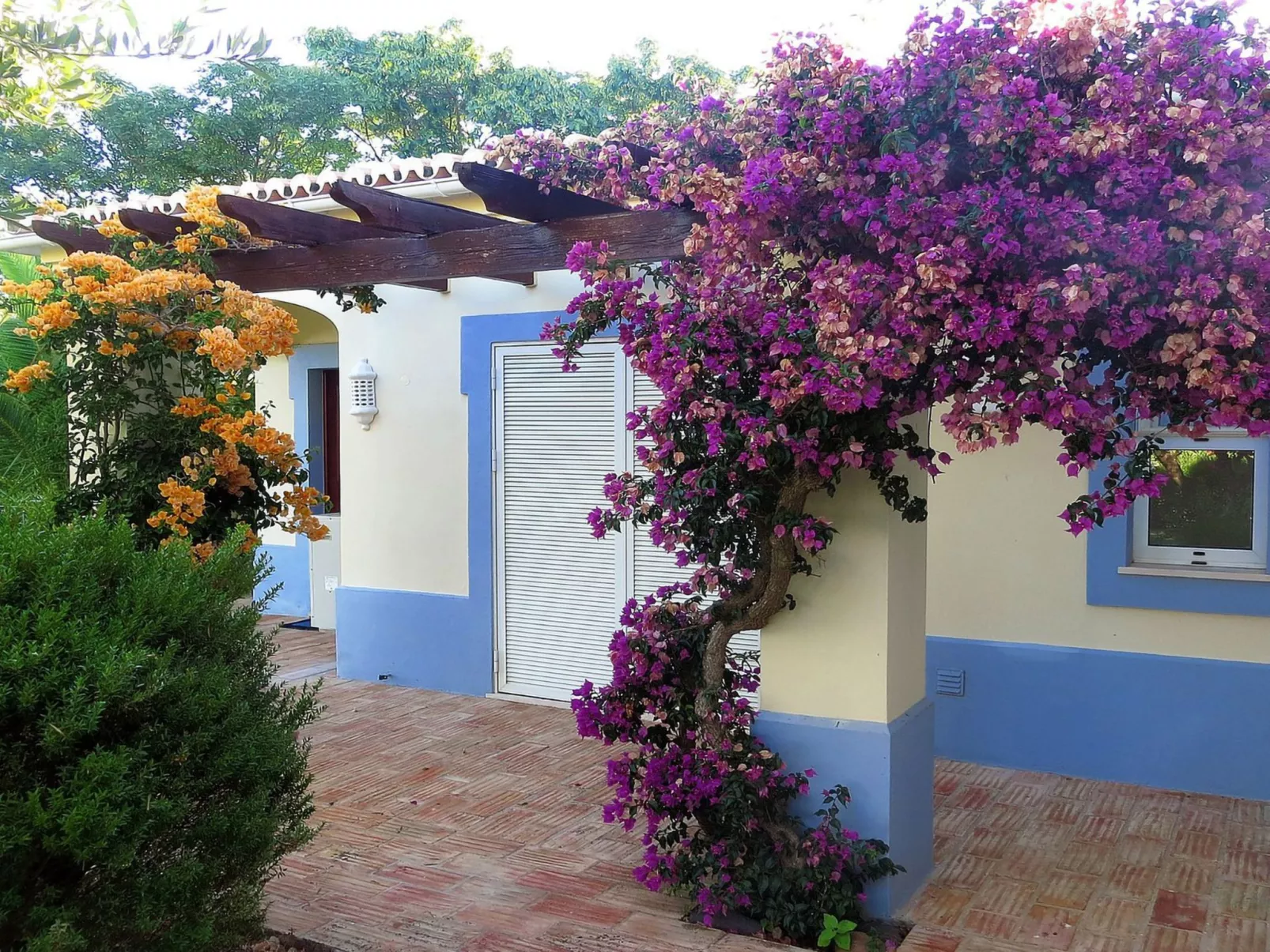 Luxuriöse Villa - Privater Pool und schöner Garten-Outside