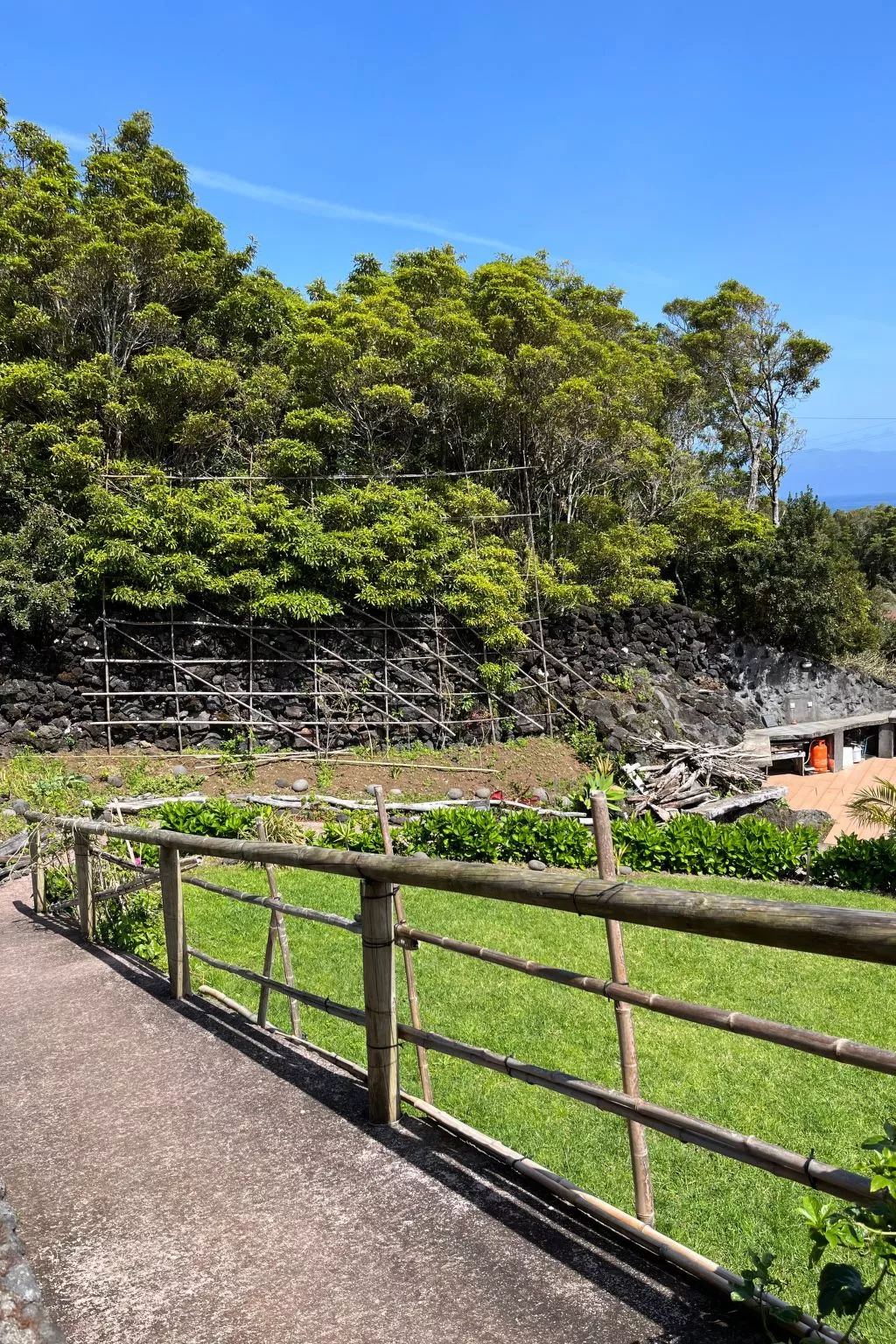 "Vinea Lava" mit Blick auf das Wasser-Outside