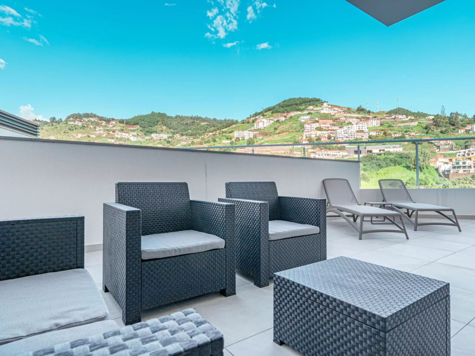 "Sonnenblume" mit Gemeinschaftspool-Image-tags.info