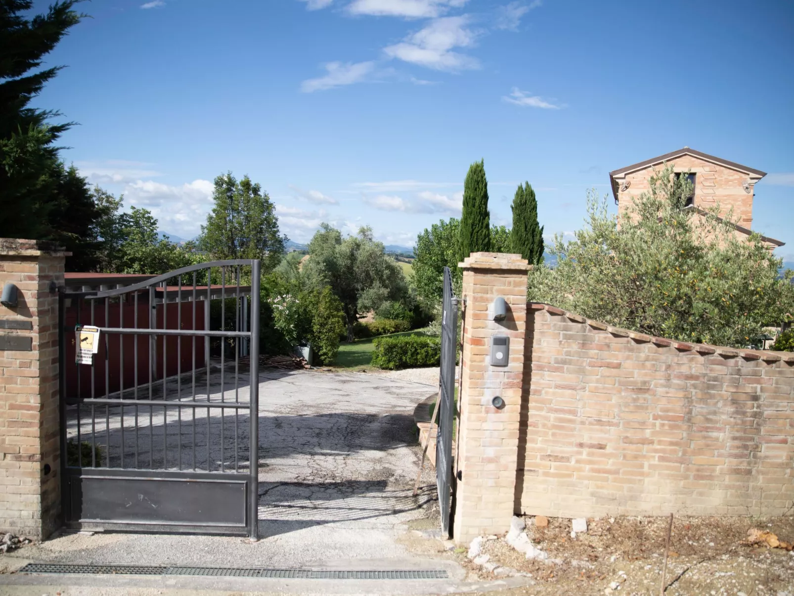Villa Gelso mit Pool, Sauna und atemberaubender Aussicht-Outside
