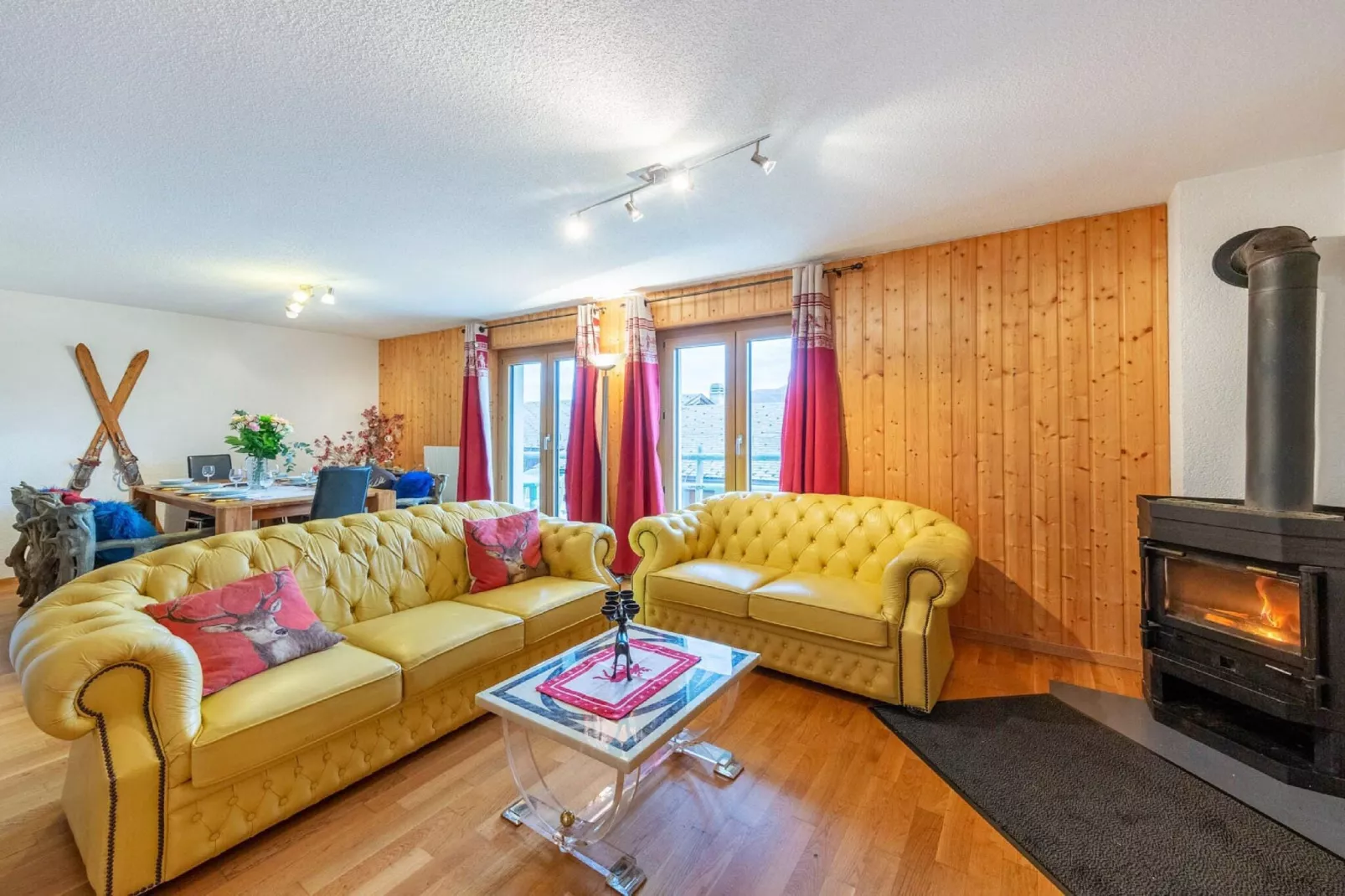 Chalet Arnica-Living room