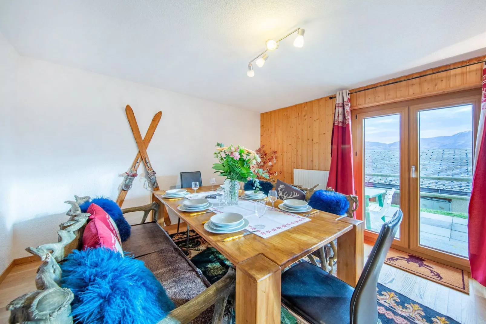 Chalet Arnica-Dining room