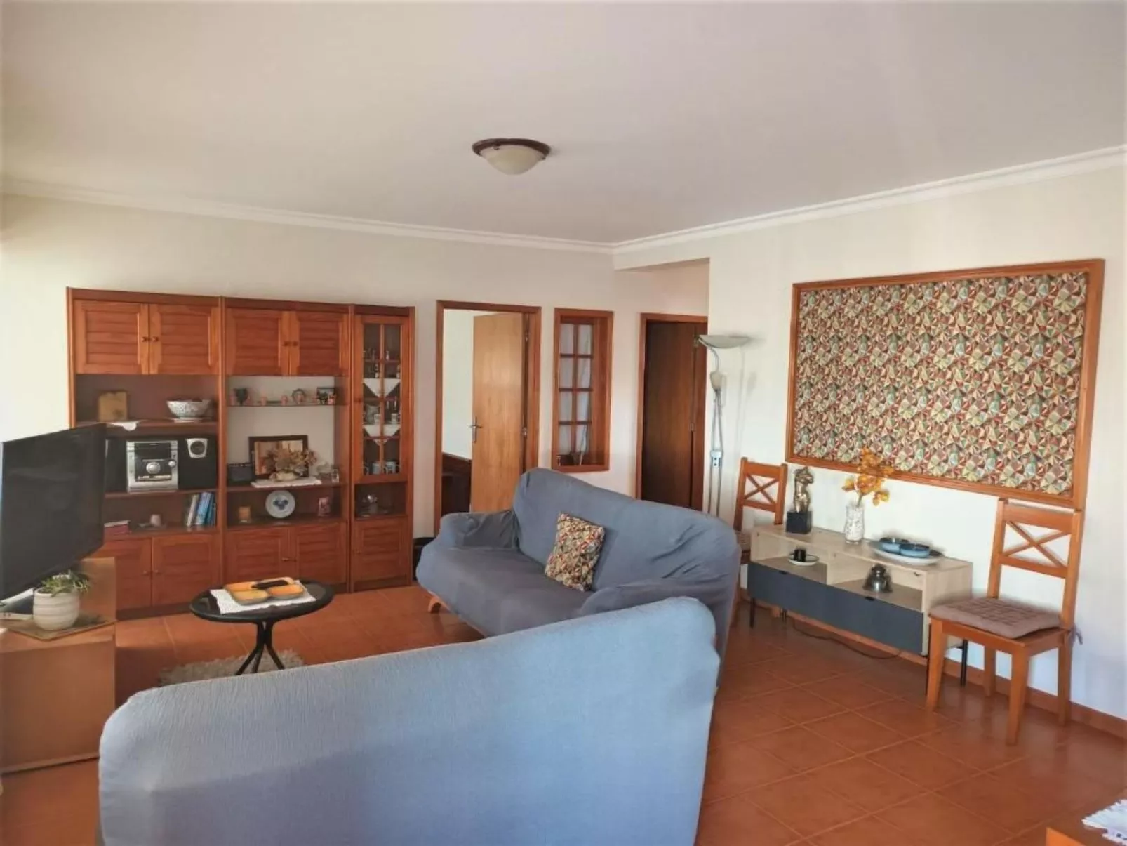 Geräumiges Haus in der Nähe von Angra do Heroismo-Drinnen