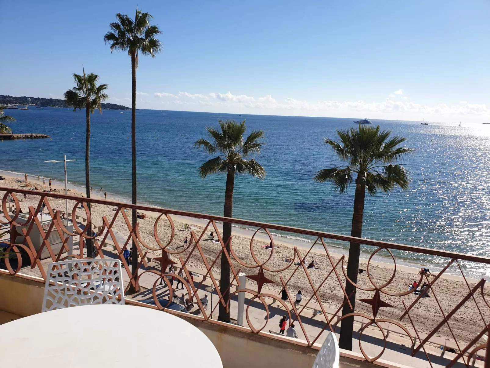 Studio-Apartment mit Blick auf das Wasser-Draußen