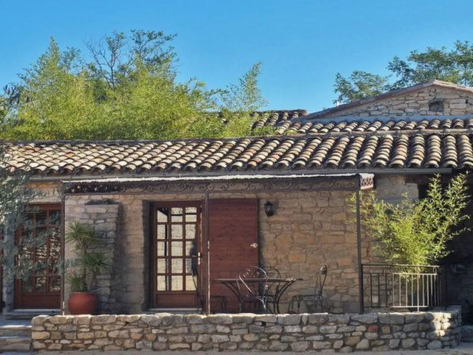 Domaine "Suite Margot" mit Infinity-Pool-Outside