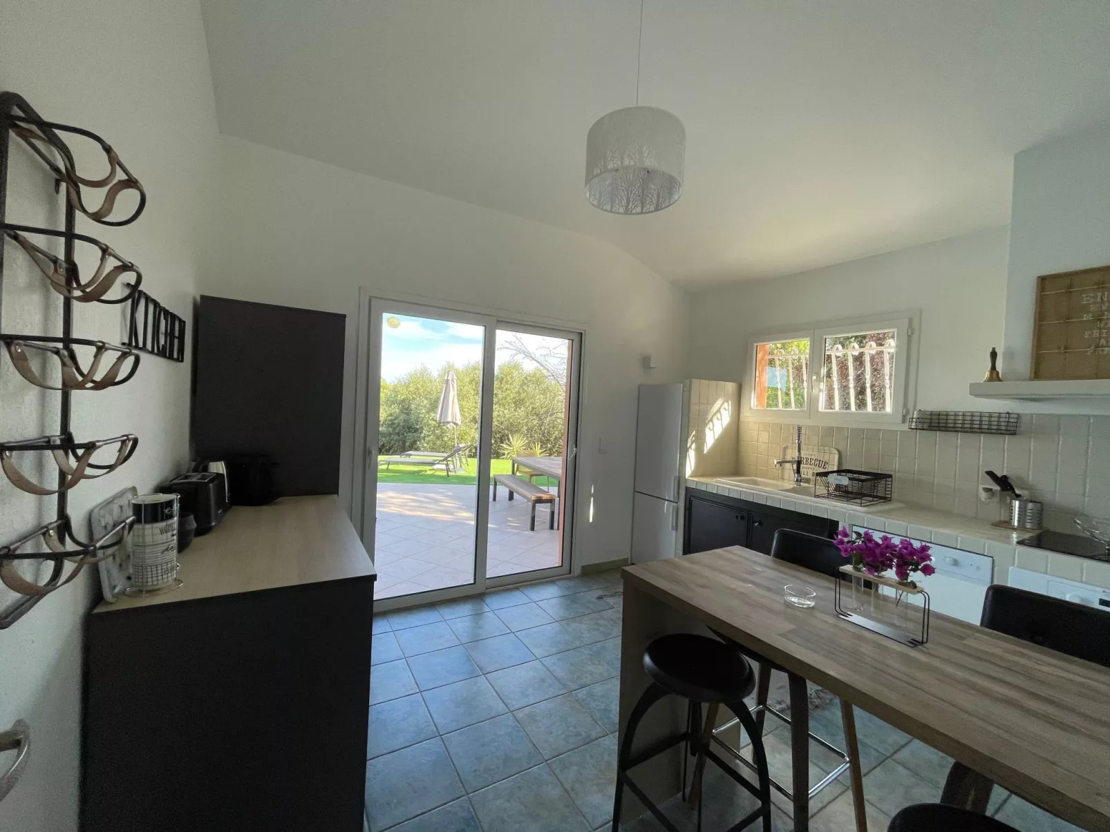 Ferienvilla "Azura" mit eigenem Pool-Drinnen