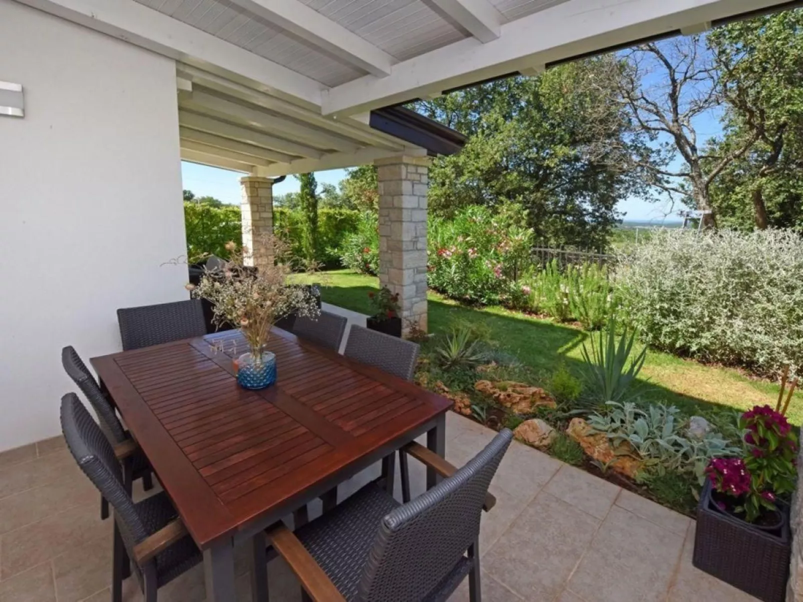 Villa Barbara-Outside