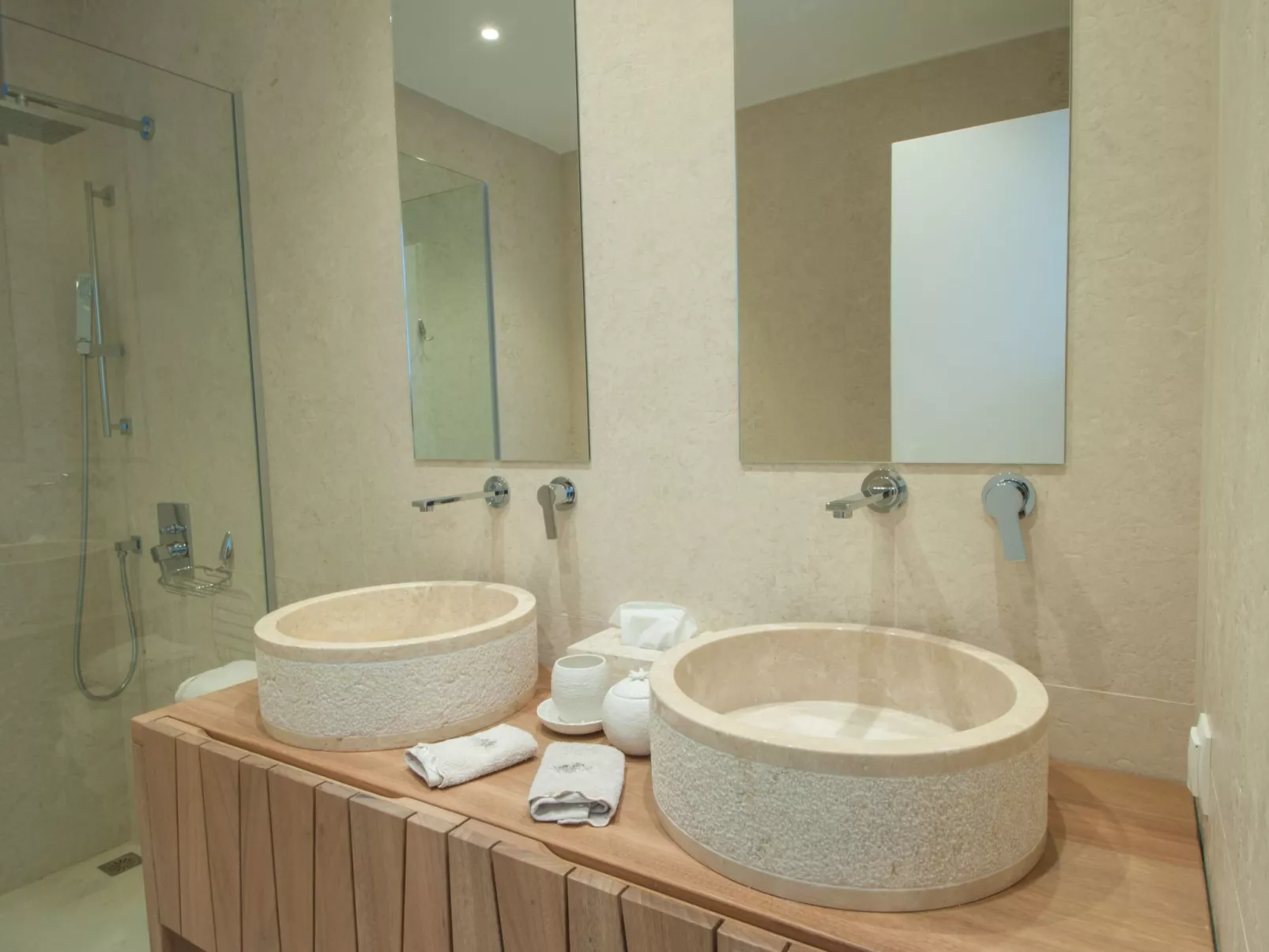 "Villa Dimitra" mit Infinity Pool-Dedans