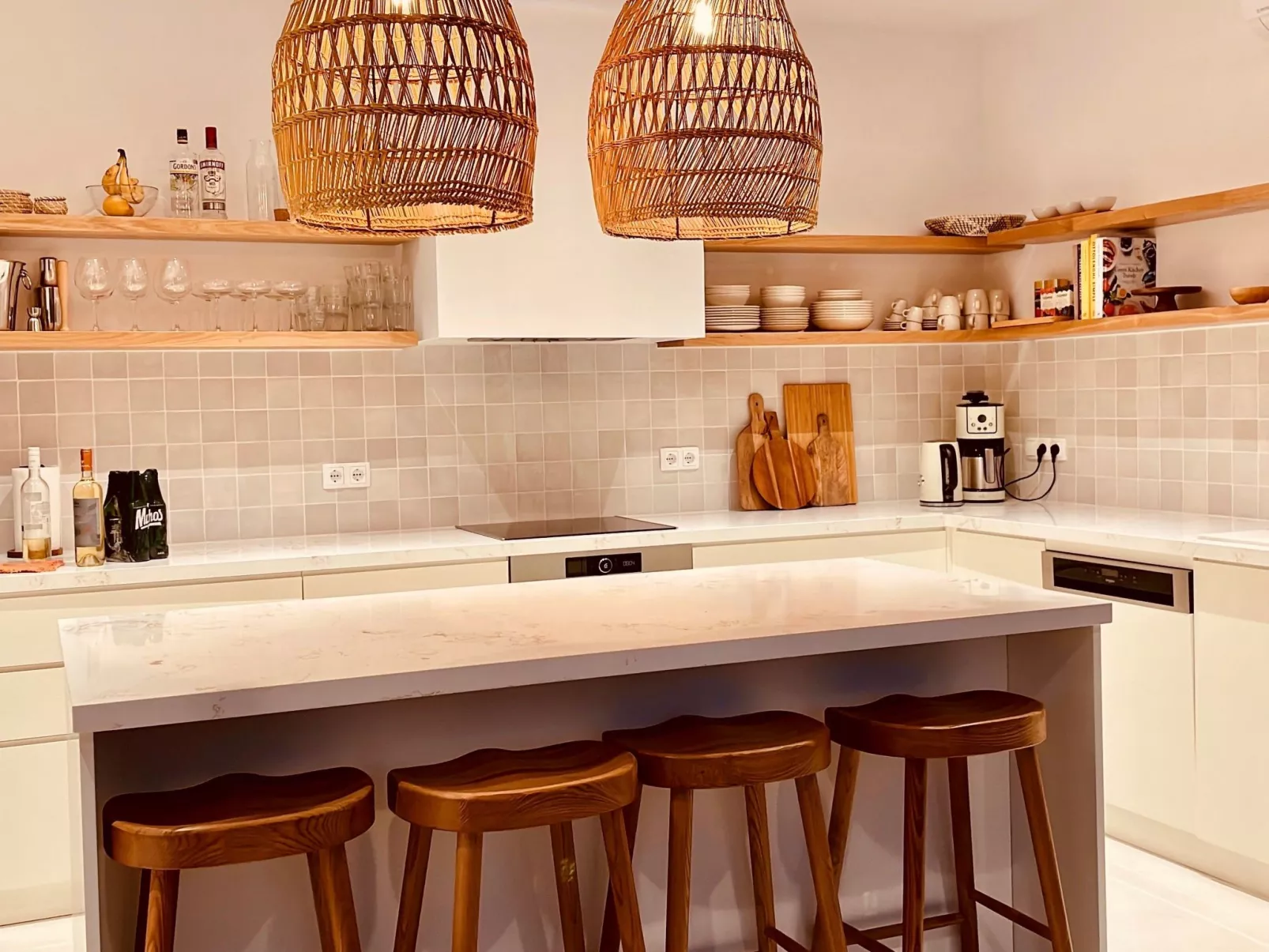 "Villa Nepenthe"-Inside