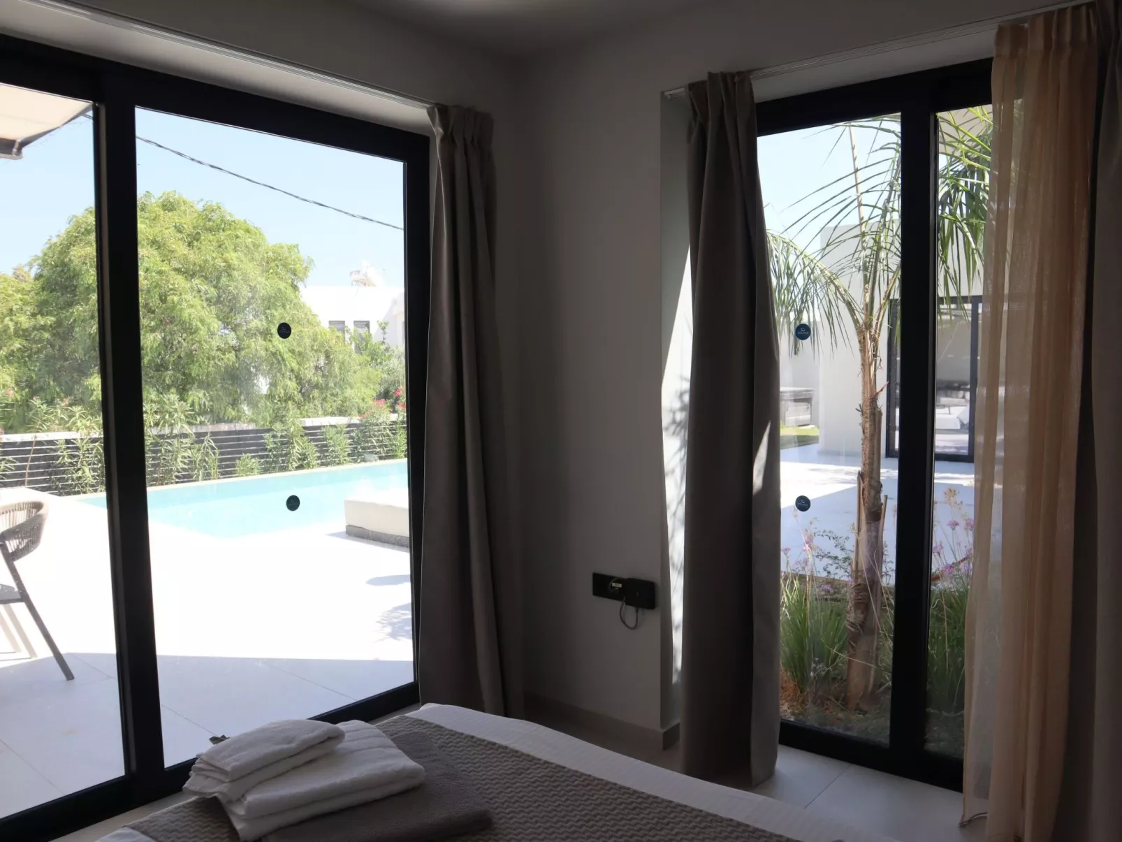 Trapezia Luxury Living - Opal-Dedans