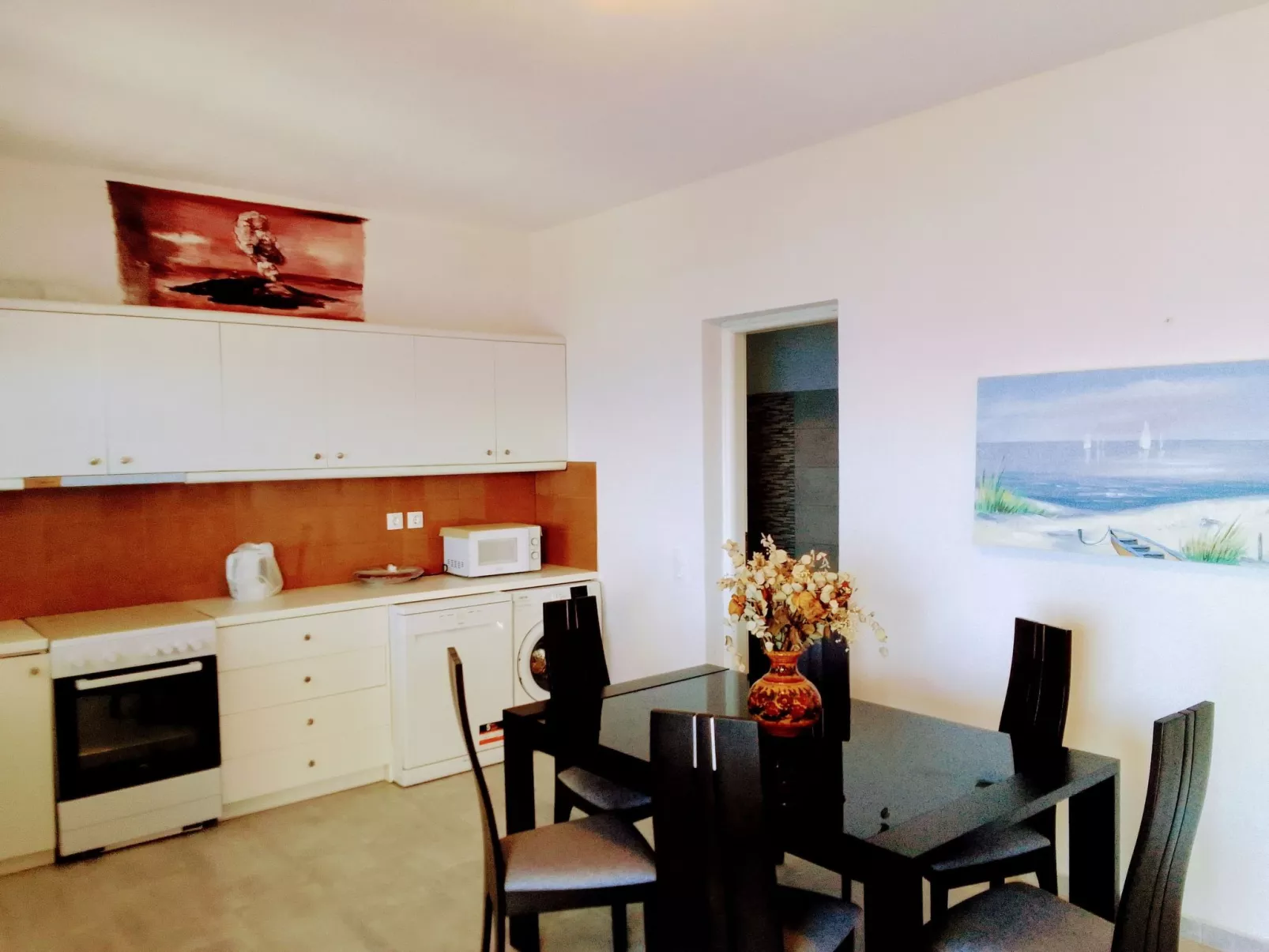 Charmantes Ferienhaus in Ia mit Privater Terrasse-Inside