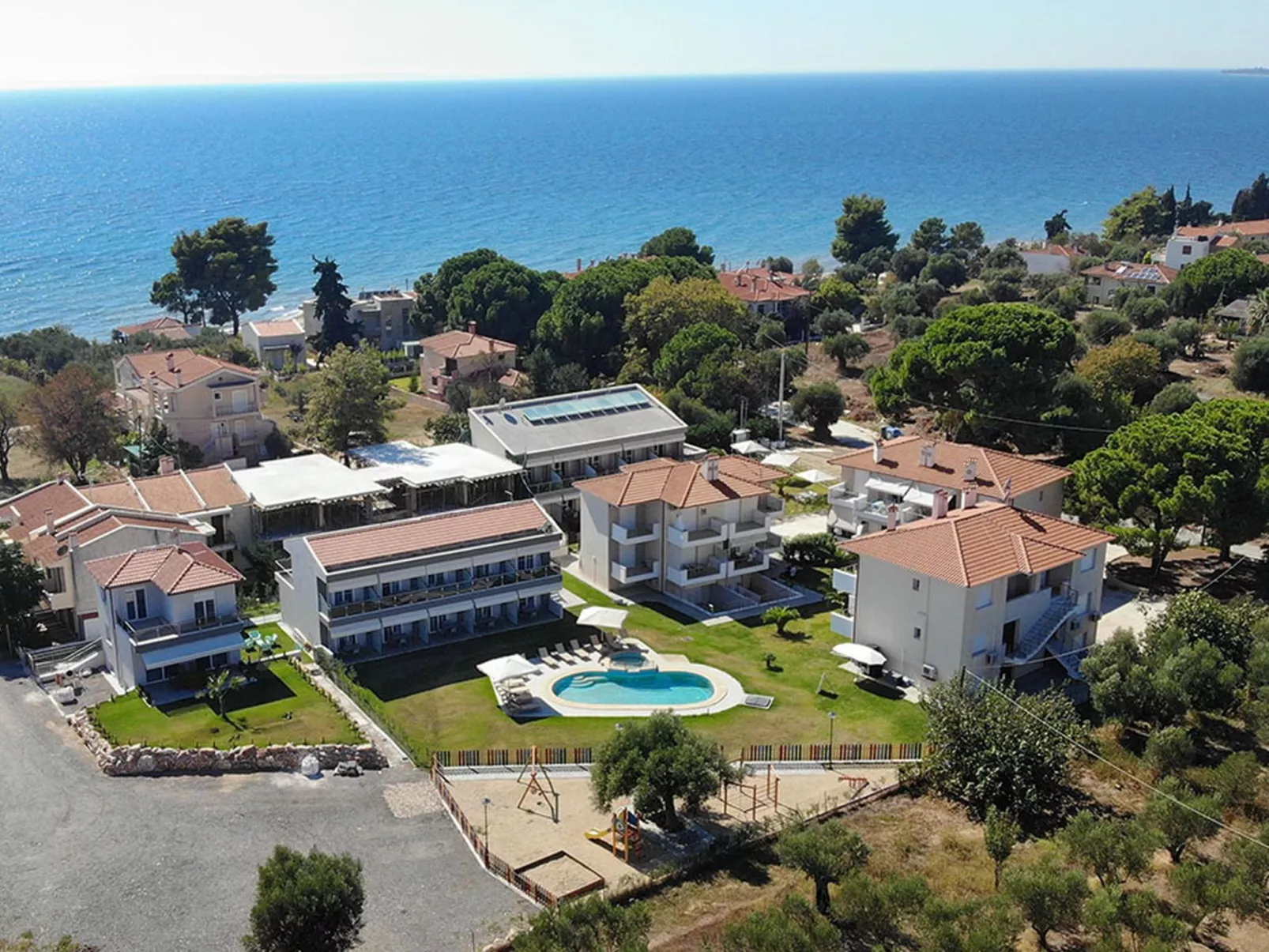 Finikas Garden Studios Pool Garten-Outside