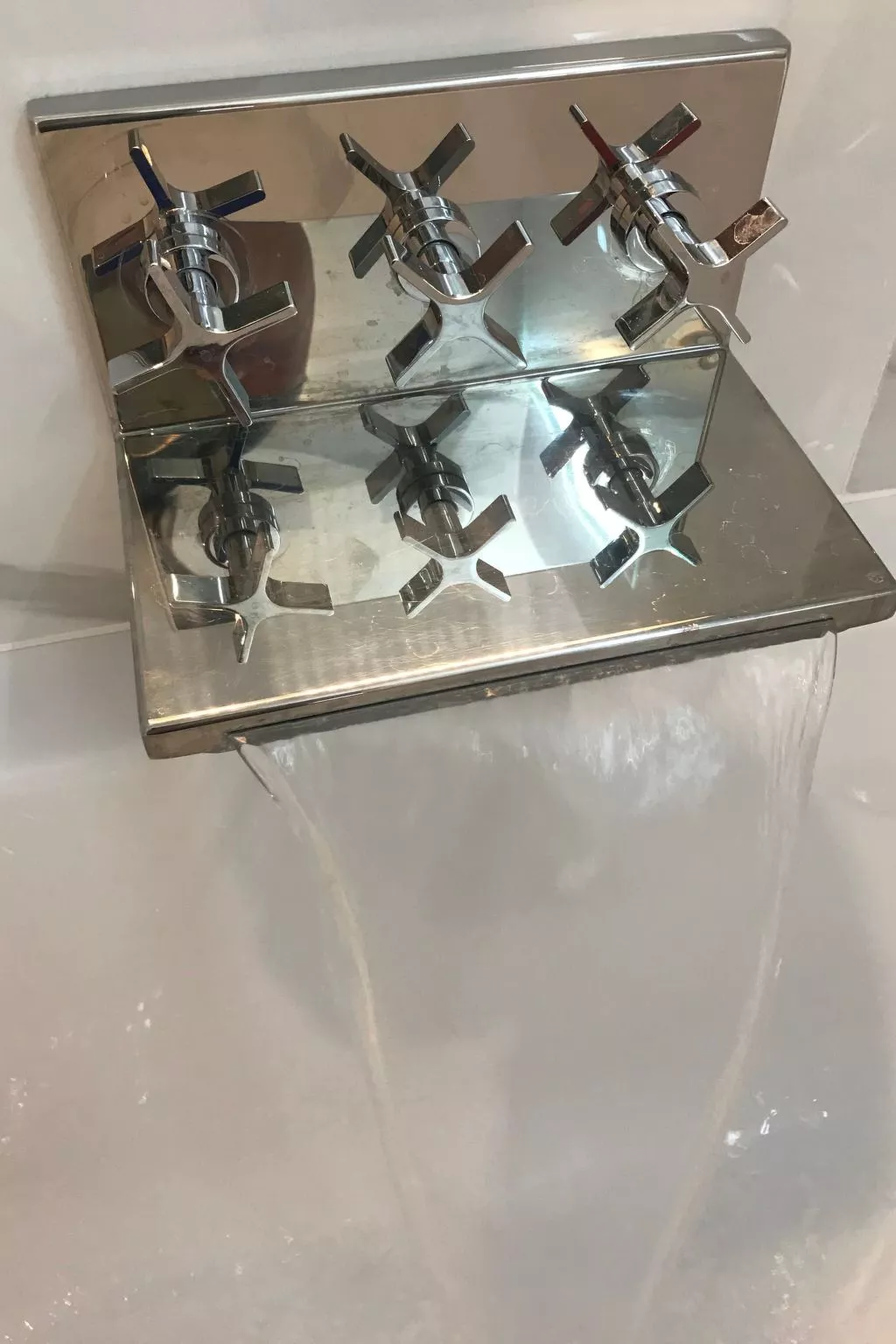 Stilvolle 2 Schlafzimmer, nur wenige Schritte von Fokionos Negri-Drinnen