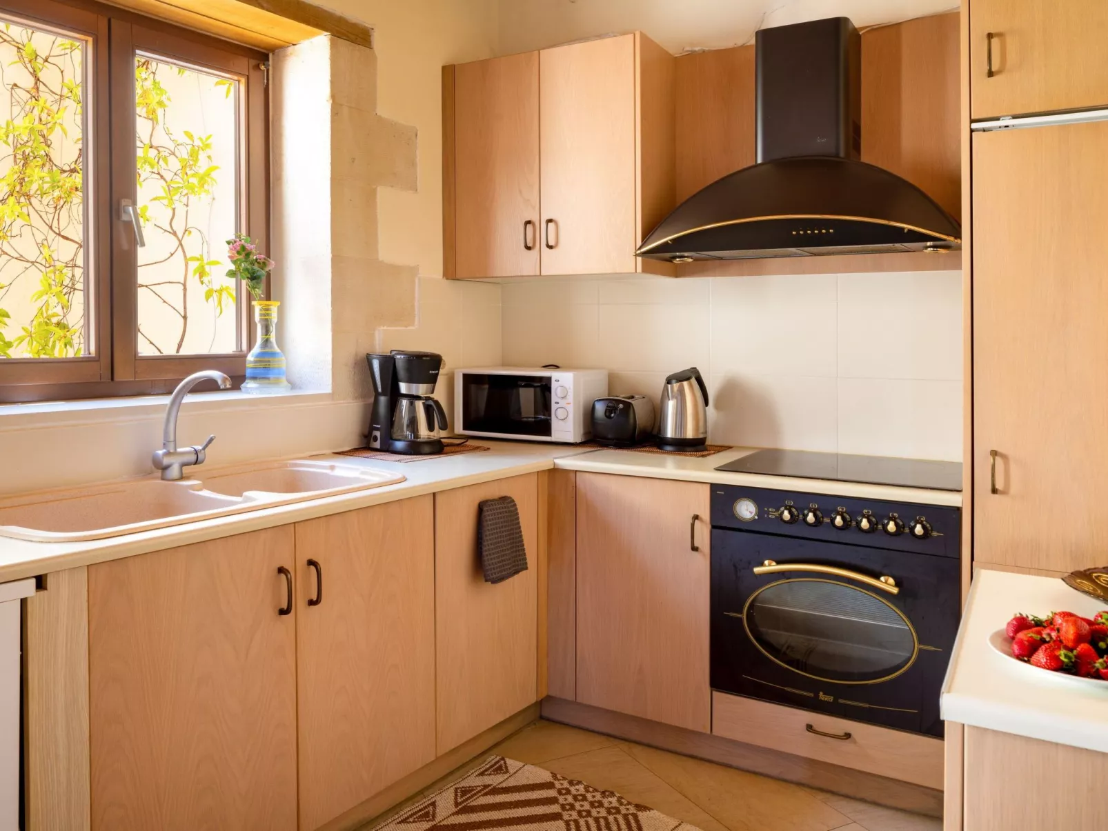 "Villa Erontas" mit Blick auf das Wasser-Inside