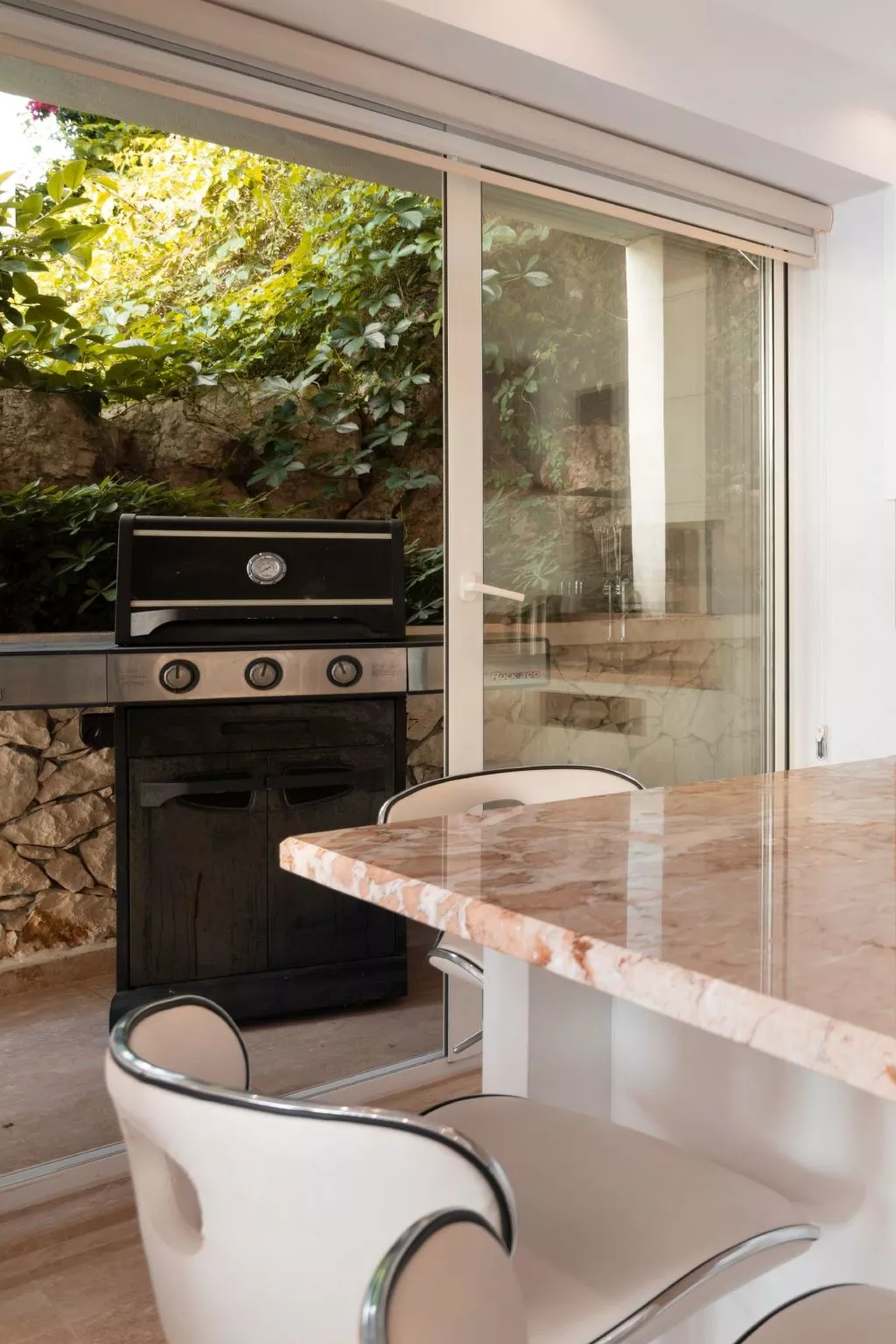 Luxuriöse Natursteinvilla "Ketchy"-Image-tags.info