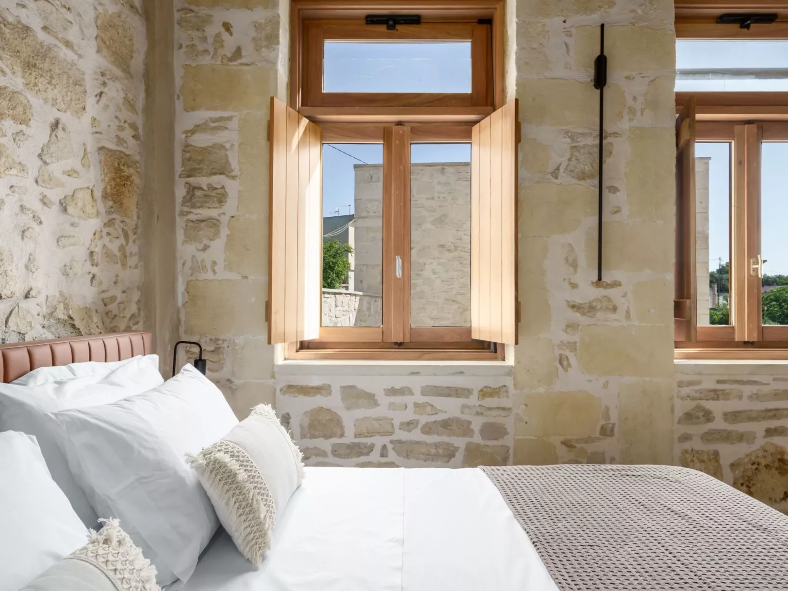 Neue Villa Myre 3, Privater Pool und 3 Wohnungen-Dedans