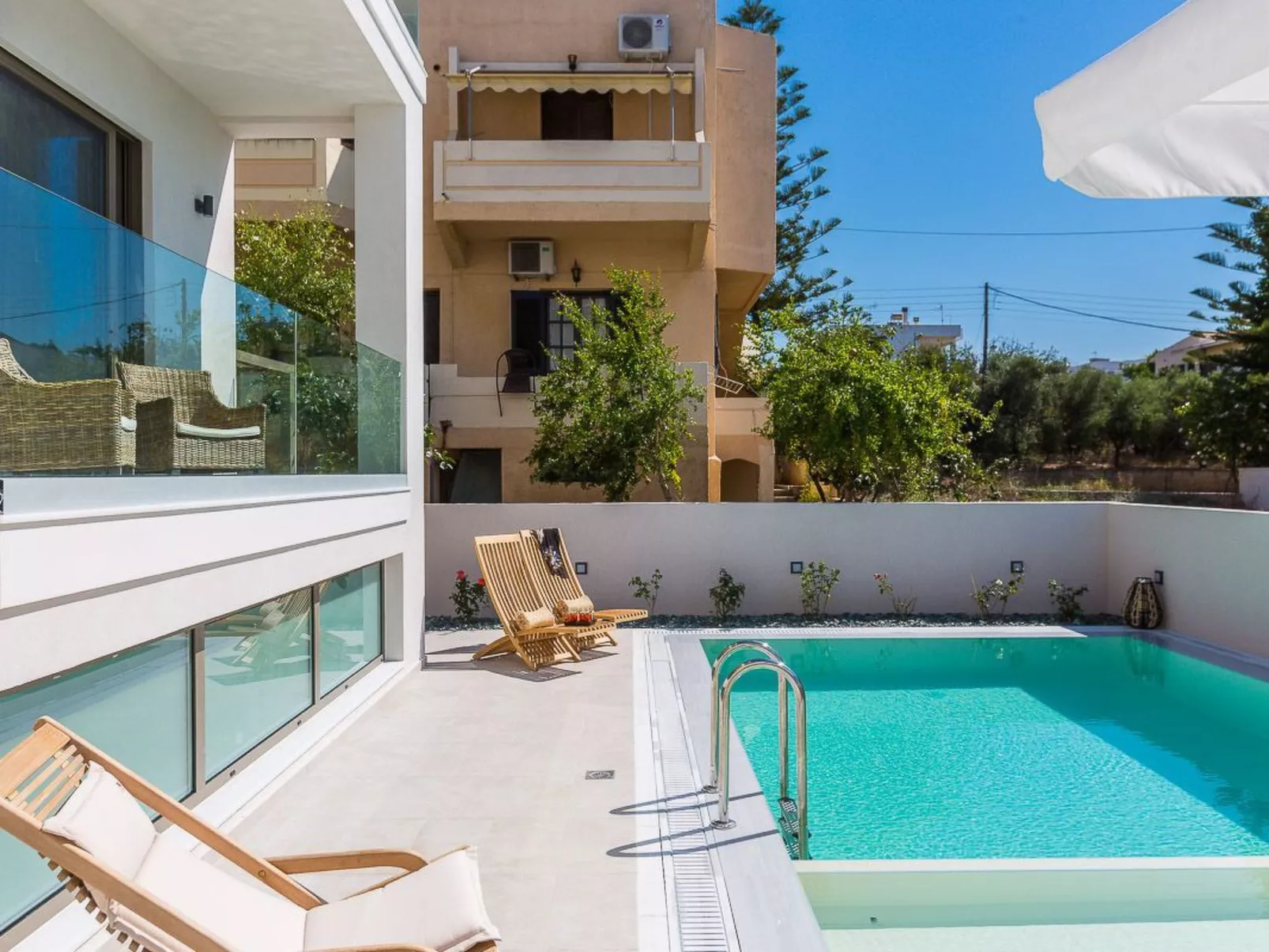 Villa Amelia I Kostenloser 8-Sitzer Mini-Van und Pool-Outside