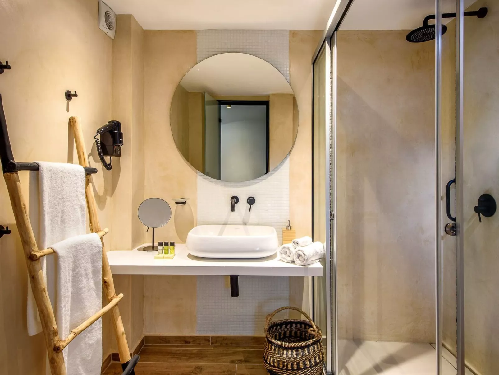 Caldera Anissaras Villen - Theros Konzept-Drinnen