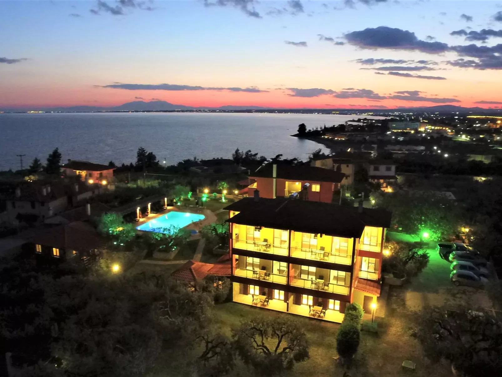 Elegantes Apartment im Erdgeschoss mit Gartenblick-Draußen