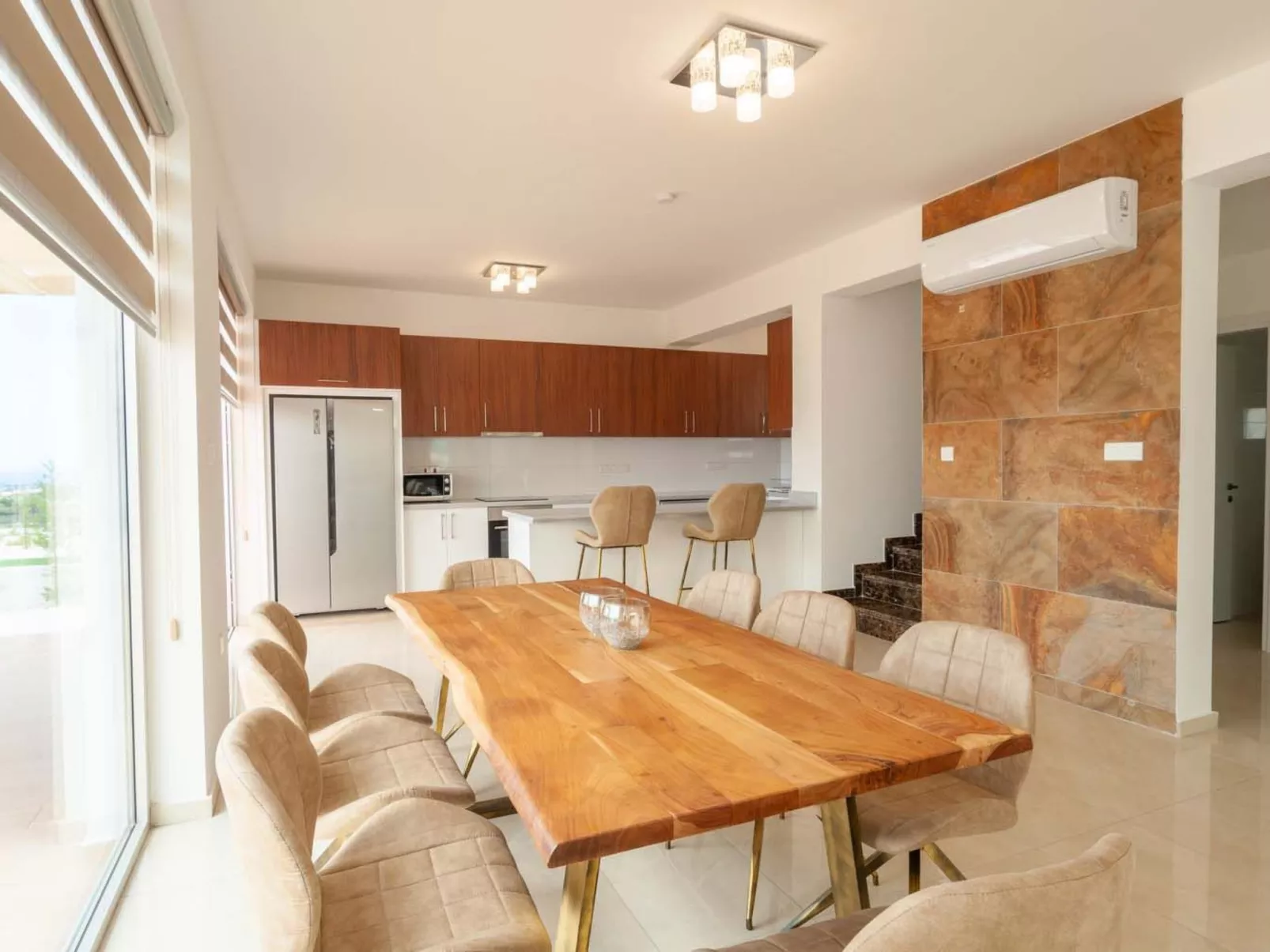 Coral Elite Residence mit Pool und Whirlpool-Dedans