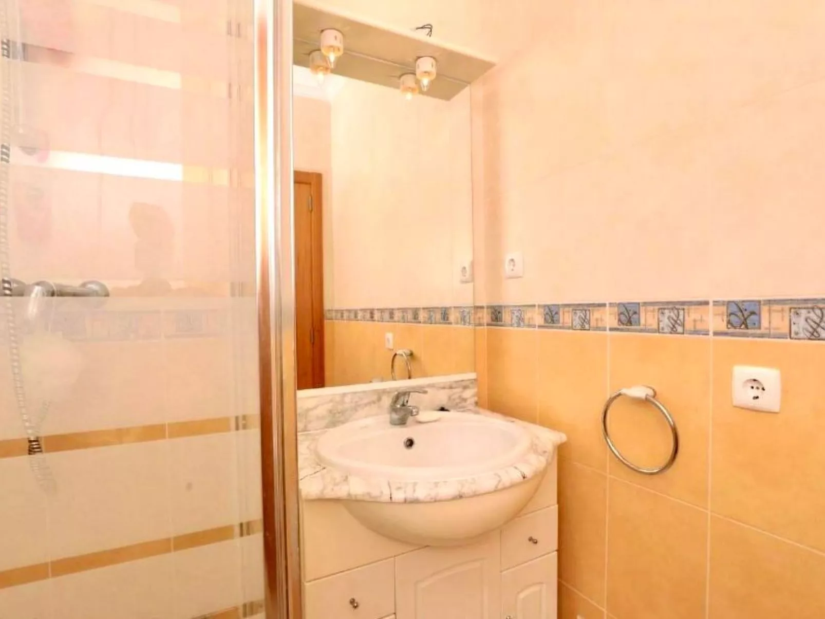 Wohnung mit Meerblick , mitten im Zentrum von Luz-Drinnen