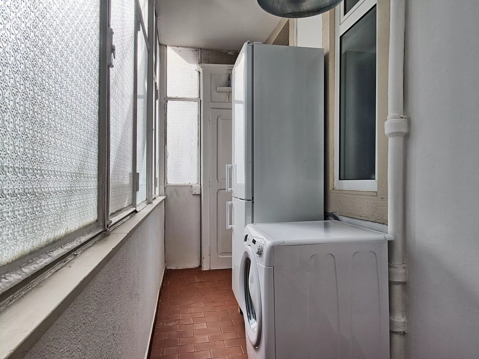 António Pedro-Inside