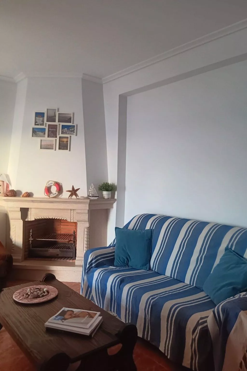 Mit den Füßen im Sand-Dedans