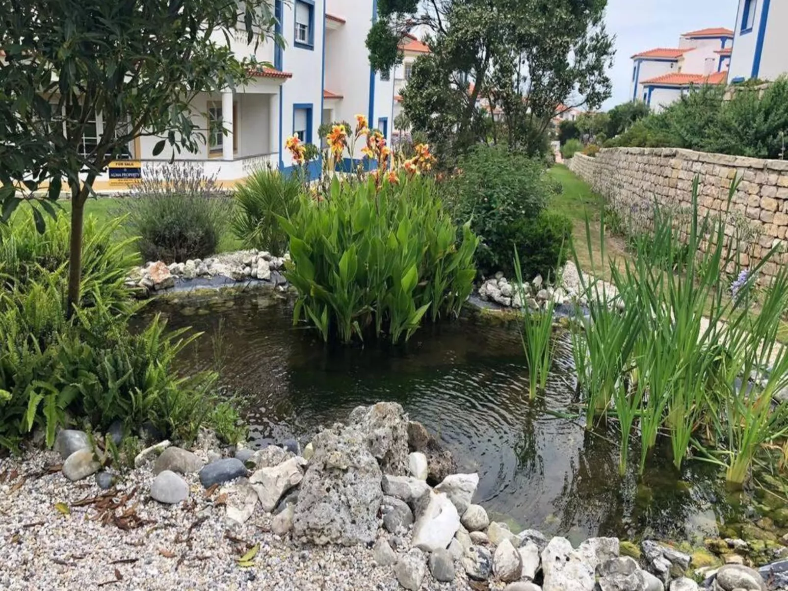 Atmen Sie die Meeresbrise in Praia Del Rey ein-Image-tags.info