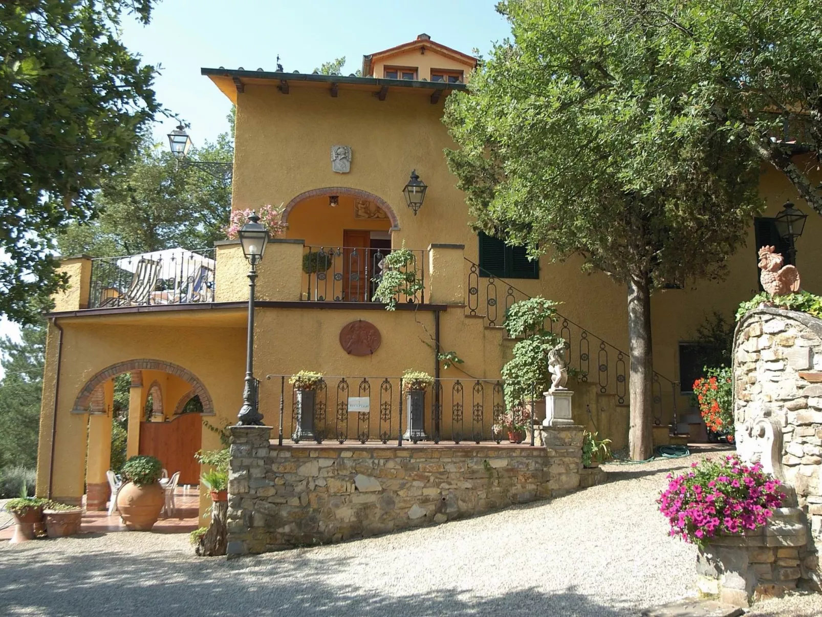'Villa Rondini' mit Terrasse-Outside
