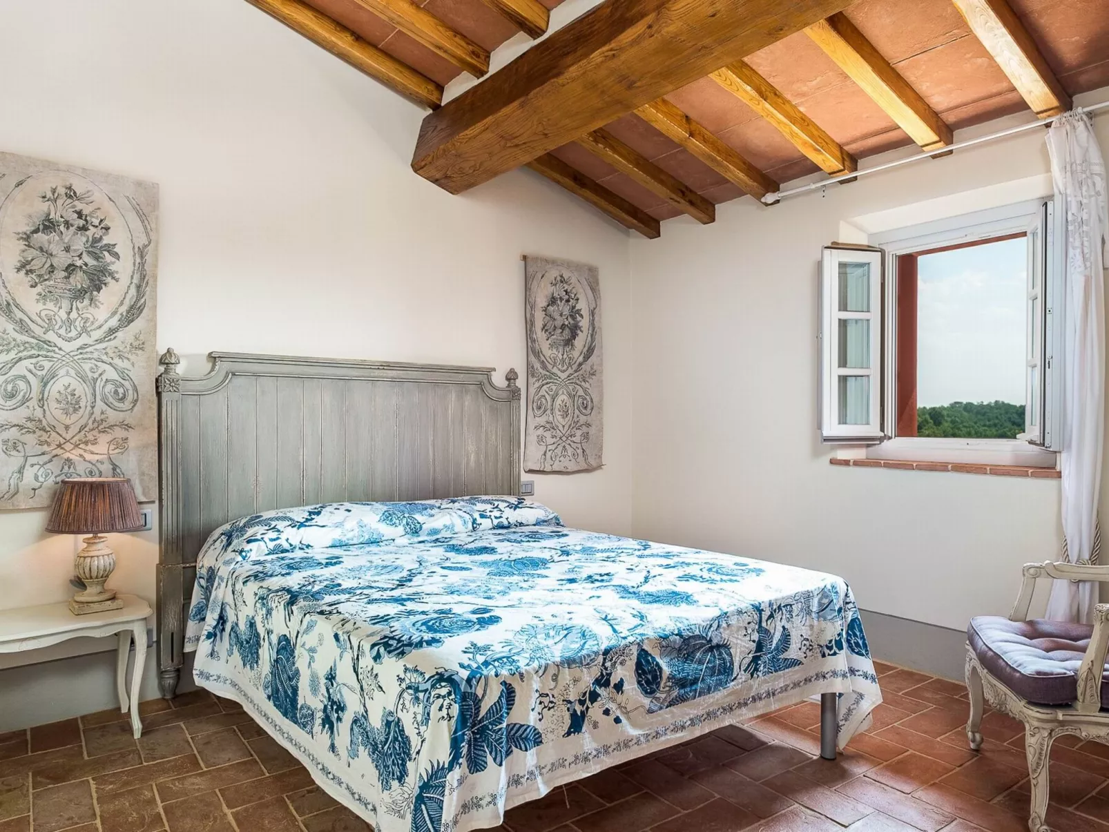 "Cascia T4 Rota" mit Pool-Dedans