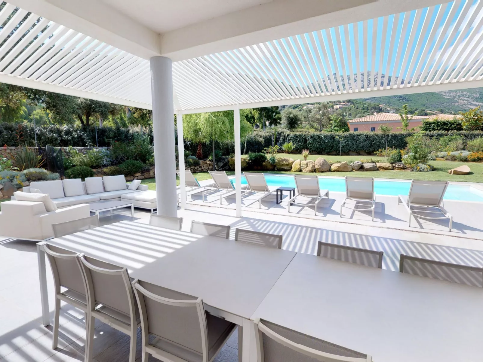 Villa mit 6 Schlafzimmern, privatem Pool Garten und Parkplatz-Dedans