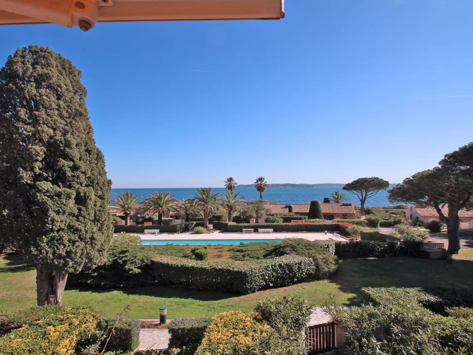 Appt T4 - 6 pers - Vue Mer - Piscine Résidence - Outside