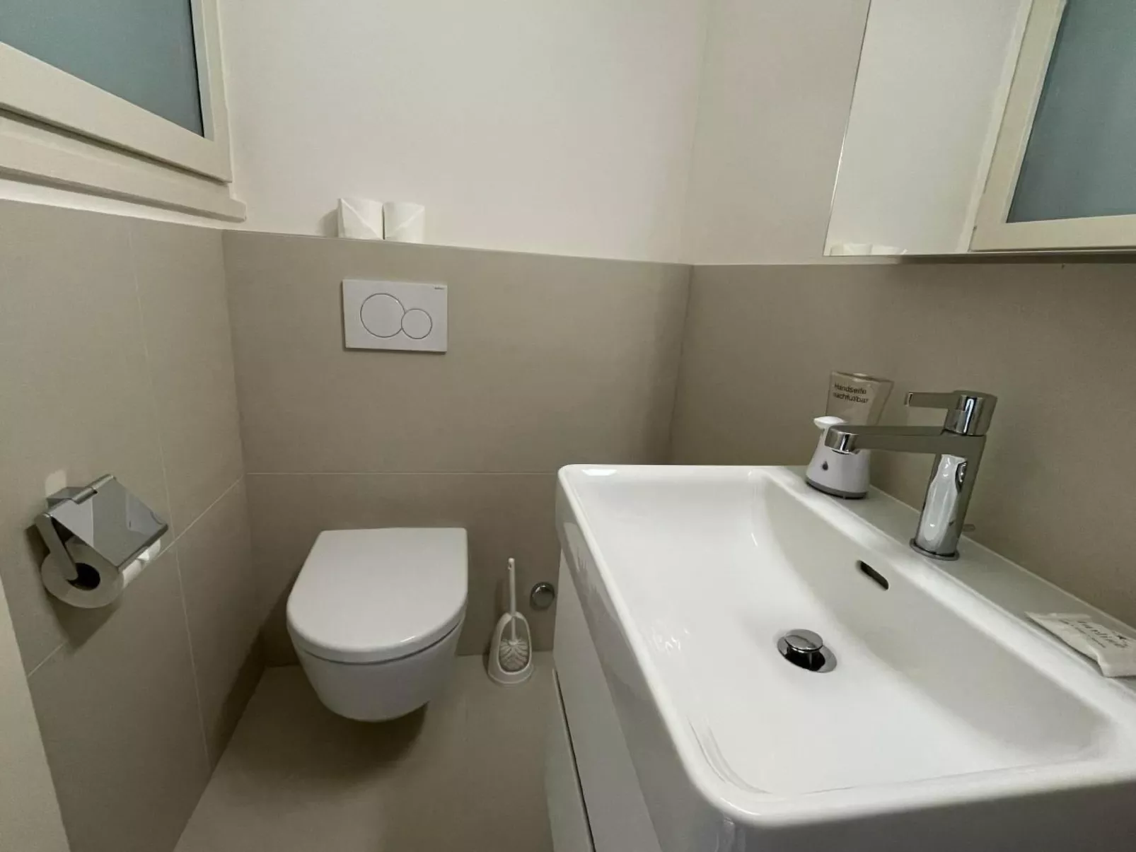 Navengana 4 mit Pool-Drinnen