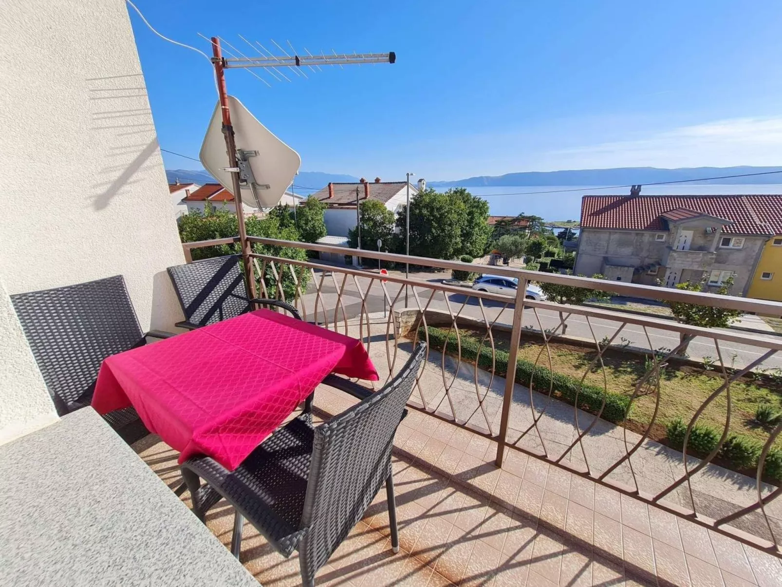 Wohnung in Novi Vinodolski mit Parkplatz, wi fi,-Draußen