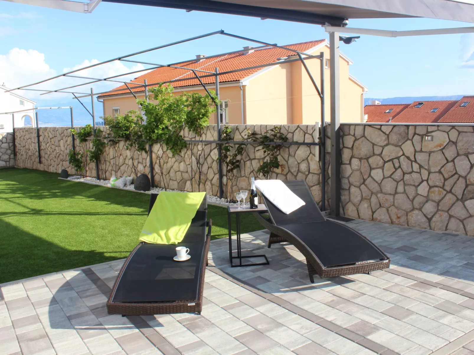 Wohnung "Buba 5" mit Terrasse-Draußen