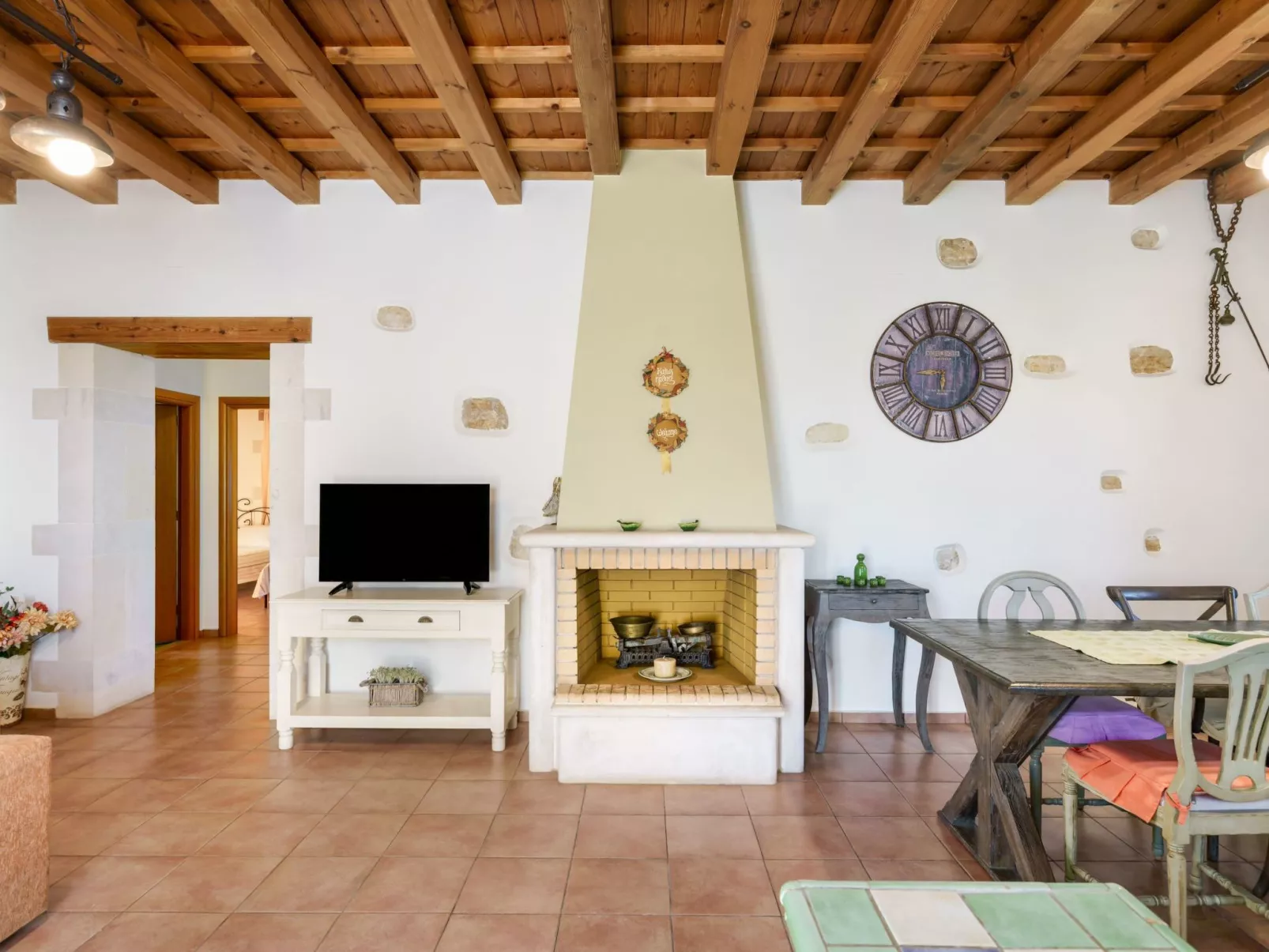 Villa "Arodamos" mit Garten, Grill und Terrasse-Inside