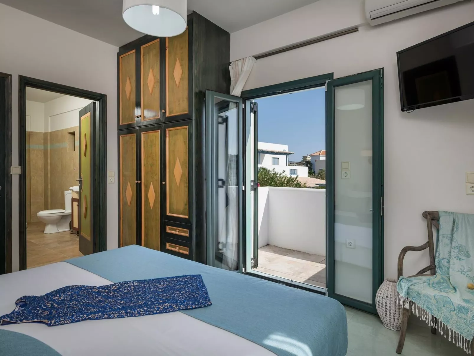 Luxuriöse Villa in Strandnähe mit Blick auf den privaten Pool-Dedans