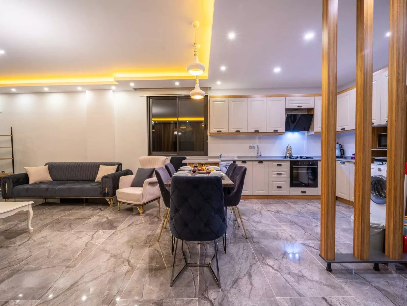 Luxuriöse Villa "Sard 3" mit Jacuzzi-Drinnen