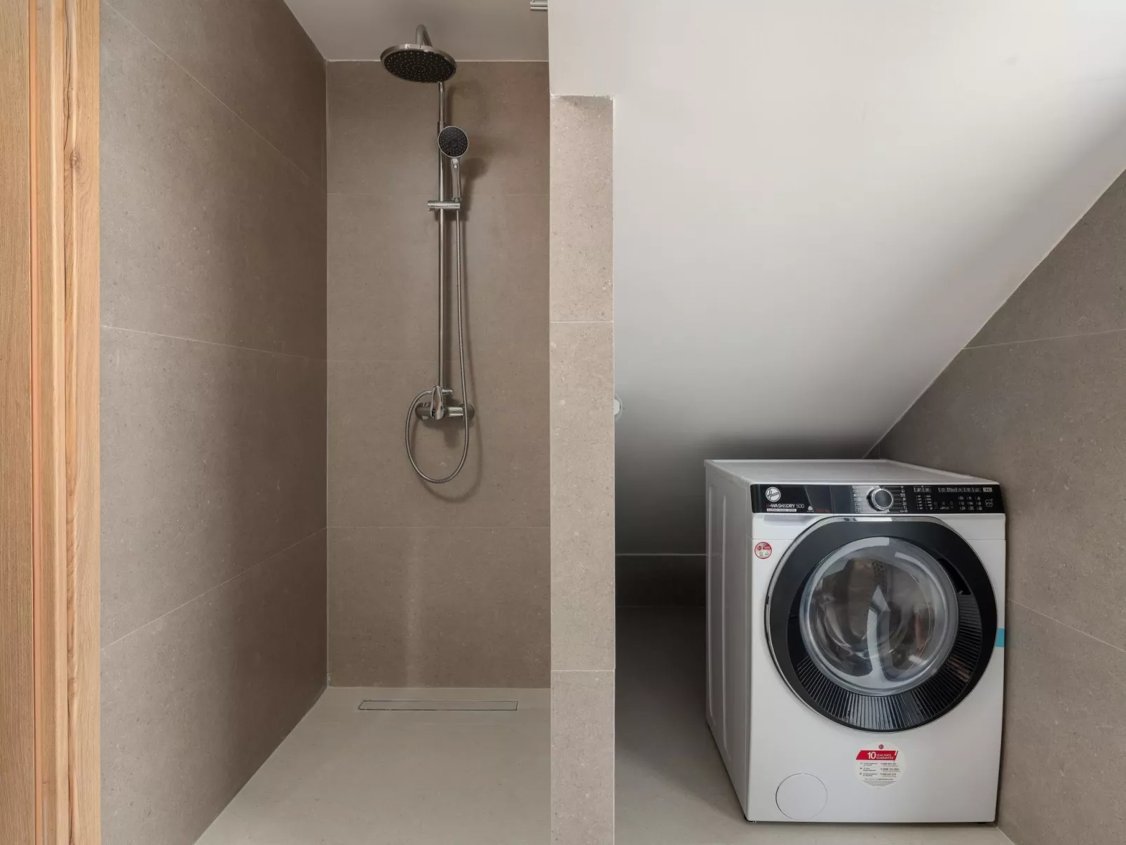 Davlakos Wohnung Rea 2-Dedans