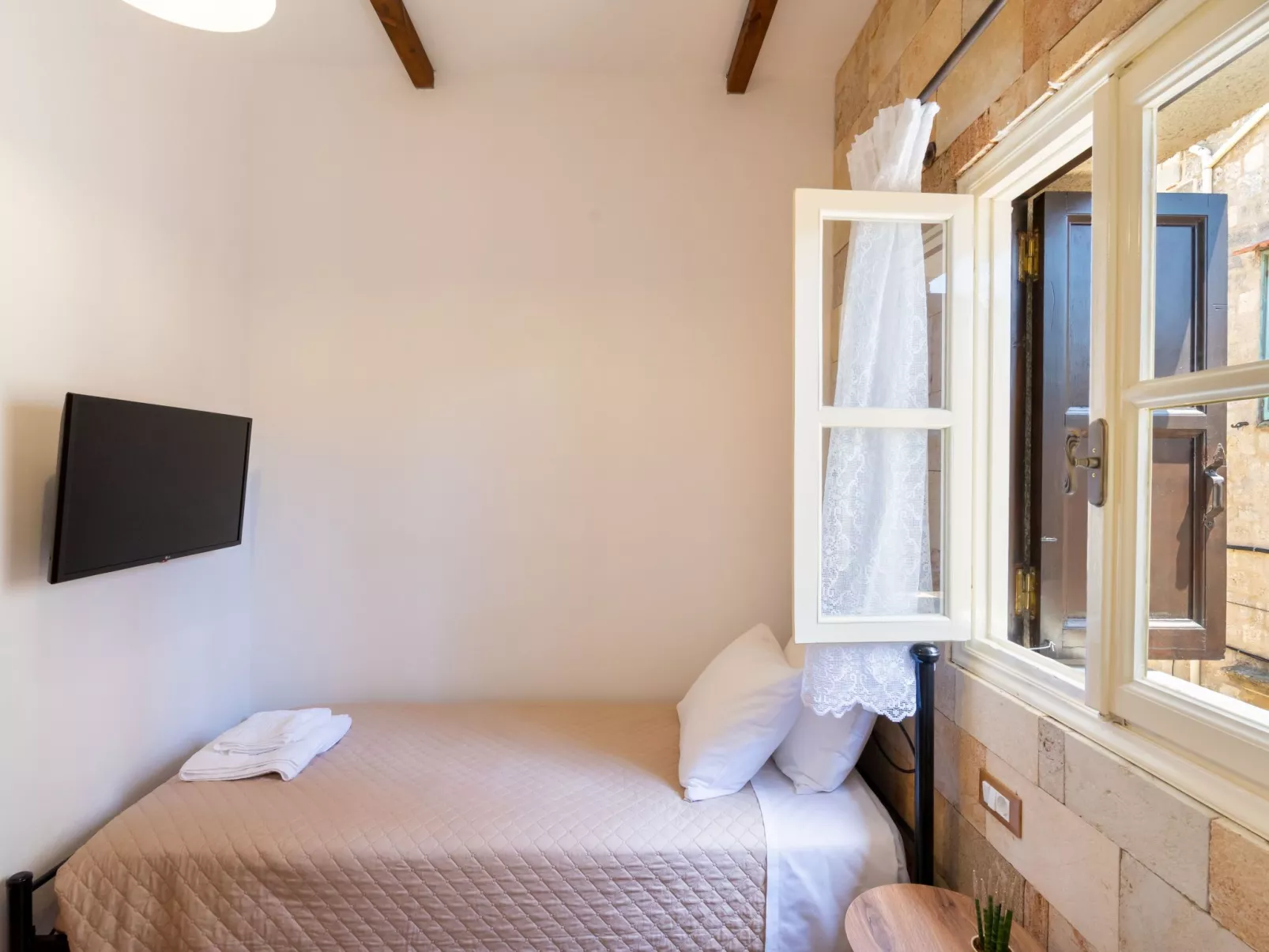 Mittelalterliche Gedichte-Dedans