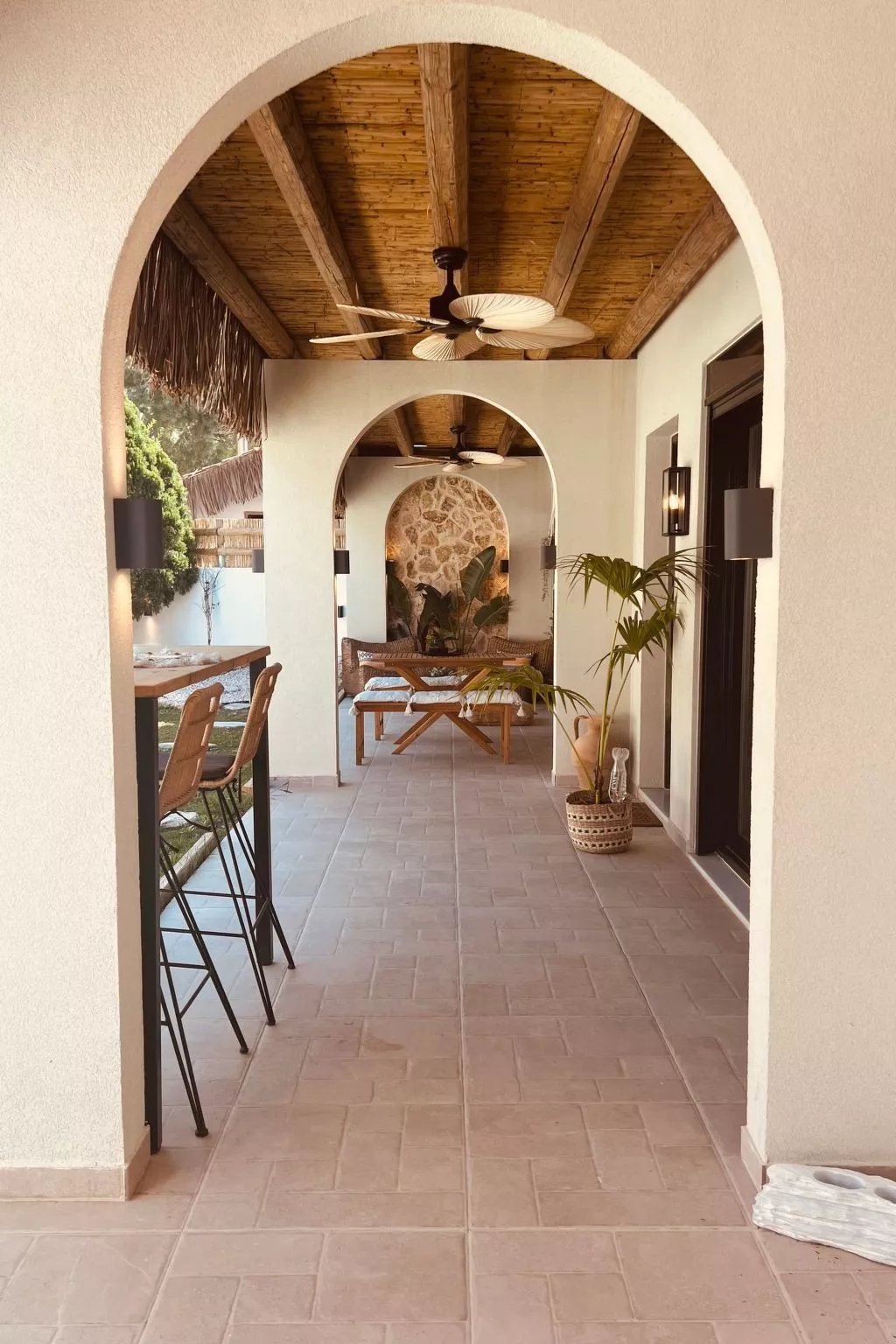 "Naya" mit eigenem Pool-Dehors