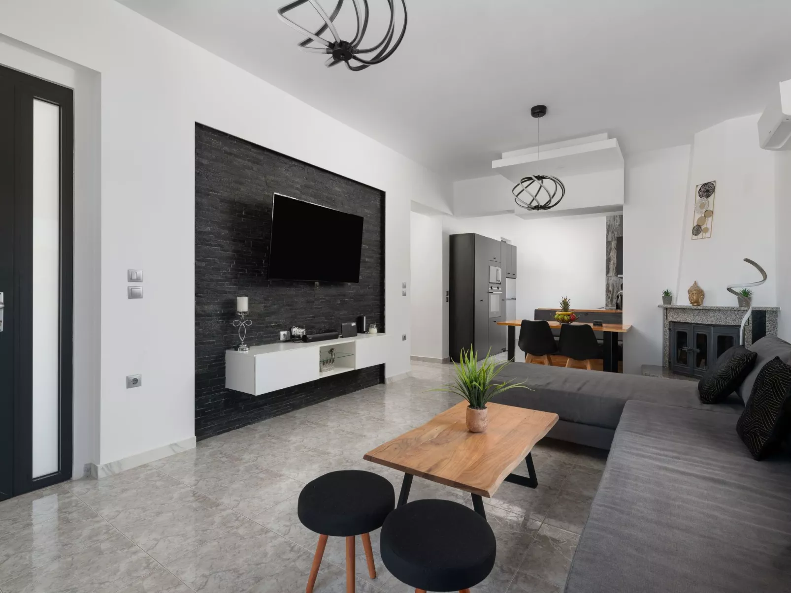 Elysianische Villa in der Nähe des Dorfes Afantou-Dedans