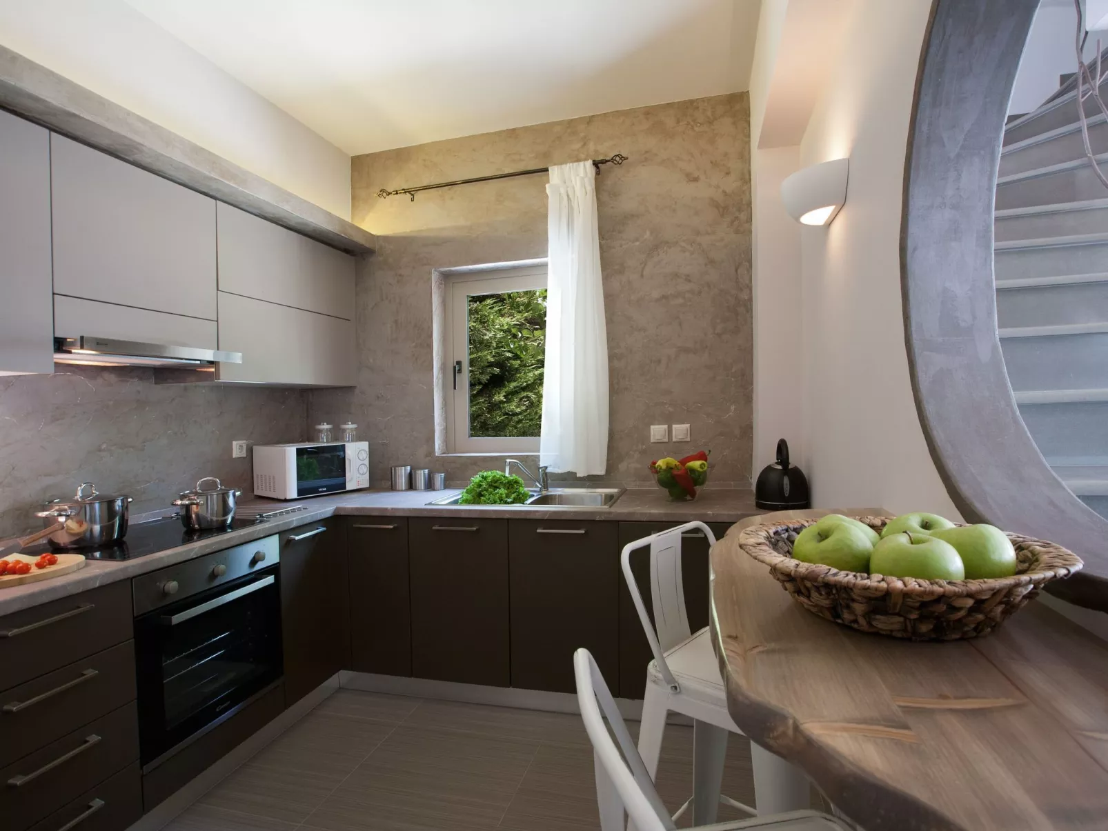 Für 6 Personen und 1 Kind in Perigiali-Dedans